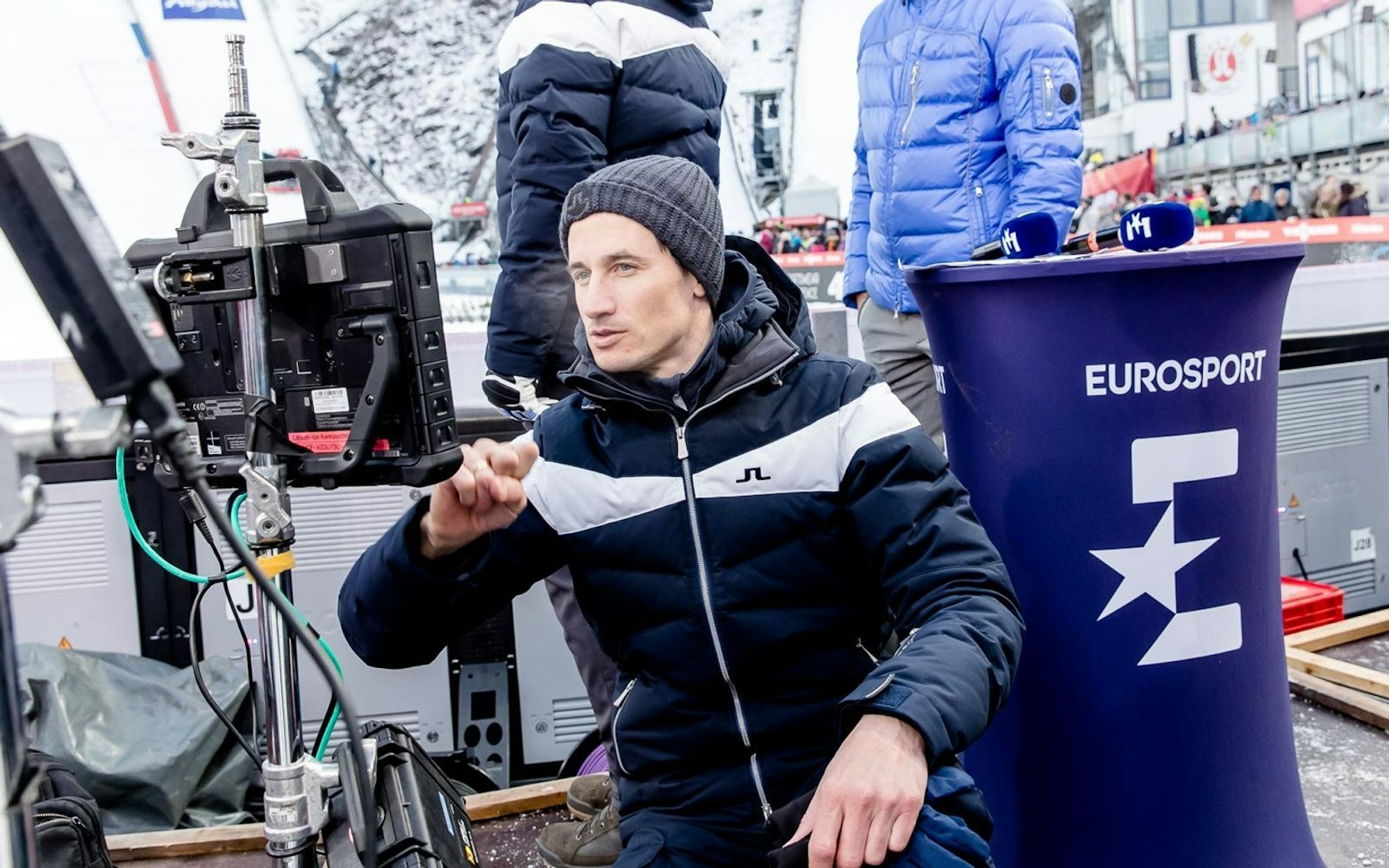 Martin Schmitt, früher selbst ein Weltklasse-Skispringer, begleitet die Olympischen Wettbewerbe (Samstag, 7. Februar, bis Montag, 16. Februar), für Eurosport. (Bild: Eurosport)