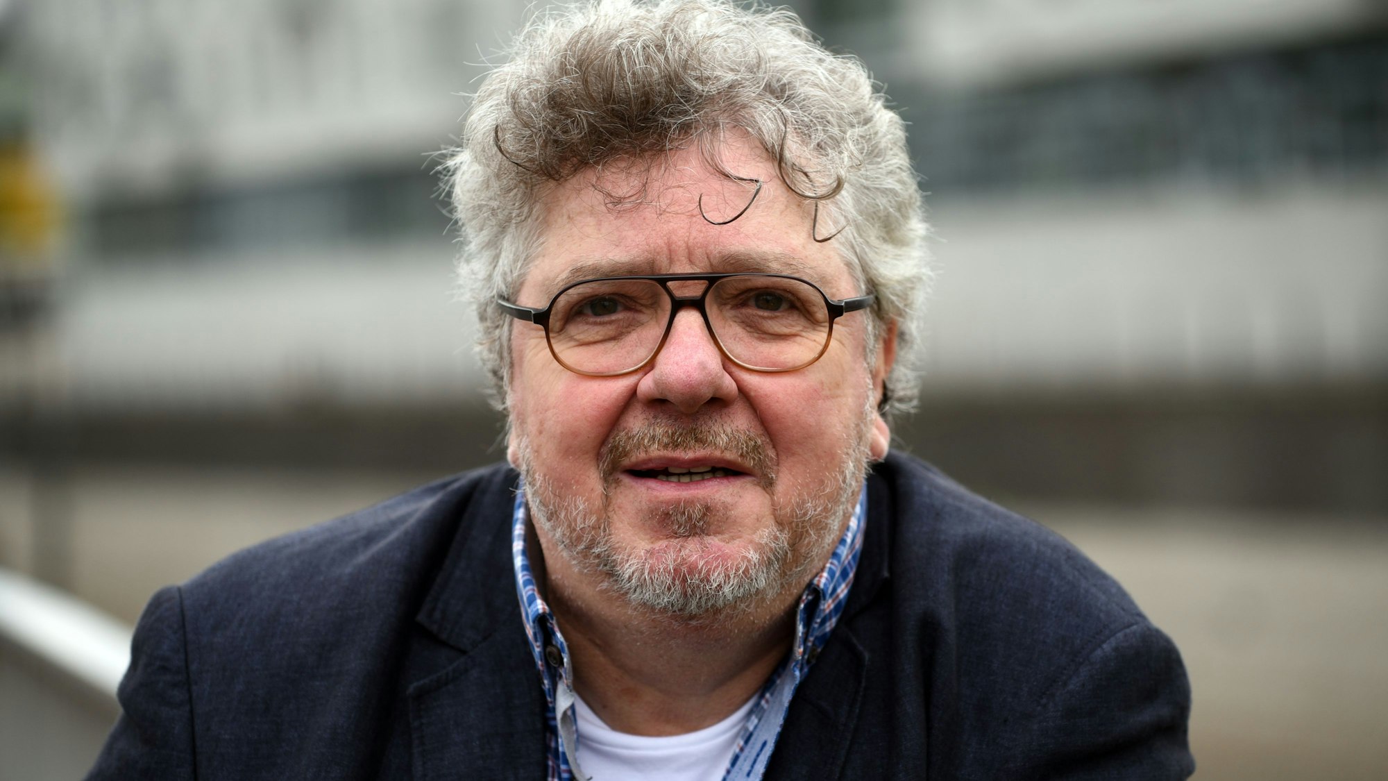 Der Entertainer Michael Schanze steht bei einer Veranstaltung in Köln.