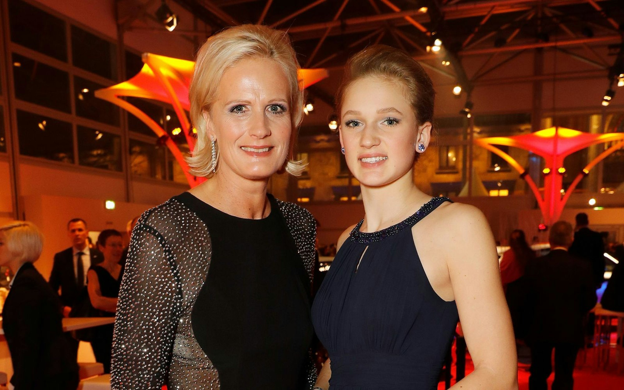 Kristin Otto und ihre Tochter Kaya Otto Britze. Die Aufnahme zeigt sie bei der Sportgala „Ball des Sports“ im Jahr 2017. (Bild: 2017 Getty Images/Andreas Rentz)