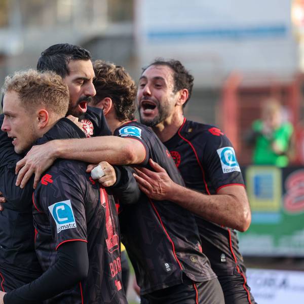 Timo Bornemann Torjubel Rot-Weiß Oberhausen - SC Fortuna Köln 07.02.2026 Timo Bornemann 19, Köln mit Torjubel nach dem 3:0. Rot-Weiß Oberhausen RWO gegen den SC Fortuna Köln am 7. Februar 2026 im Stadion Niederrhein in Oberhausen Nordrhein Westfalen / Deutschland / GER. Fußball 21. Spieltag der Regionalliga West Saison 2025/2026. Endstand 1:3 vor 4.627 Zuschauern. *** Timo Bornemann goal celebration Red White Oberhausen SC Fortuna Cologne 07 02 2026 Timo Bornemann 19, Cologne with goal celebration after the 3 0 Red White Oberhausen RWO against SC Fortuna Cologne on February 7, 2026 at the Stadion Niederrhein in Oberhausen Nordrhein Westfalen Germany GER Football 21 Matchday of the Regionalliga West Season 2025 2026 Final Score 1 3 in front of 4 627 spectators