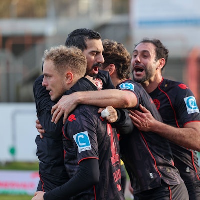 Timo Bornemann Torjubel Rot-Weiß Oberhausen - SC Fortuna Köln 07.02.2026 Timo Bornemann 19, Köln mit Torjubel nach dem 3:0. Rot-Weiß Oberhausen RWO gegen den SC Fortuna Köln am 7. Februar 2026 im Stadion Niederrhein in Oberhausen Nordrhein Westfalen / Deutschland / GER. Fußball 21. Spieltag der Regionalliga West Saison 2025/2026. Endstand 1:3 vor 4.627 Zuschauern. *** Timo Bornemann goal celebration Red White Oberhausen SC Fortuna Cologne 07 02 2026 Timo Bornemann 19, Cologne with goal celebration after the 3 0 Red White Oberhausen RWO against SC Fortuna Cologne on February 7, 2026 at the Stadion Niederrhein in Oberhausen Nordrhein Westfalen Germany GER Football 21 Matchday of the Regionalliga West Season 2025 2026 Final Score 1 3 in front of 4 627 spectators