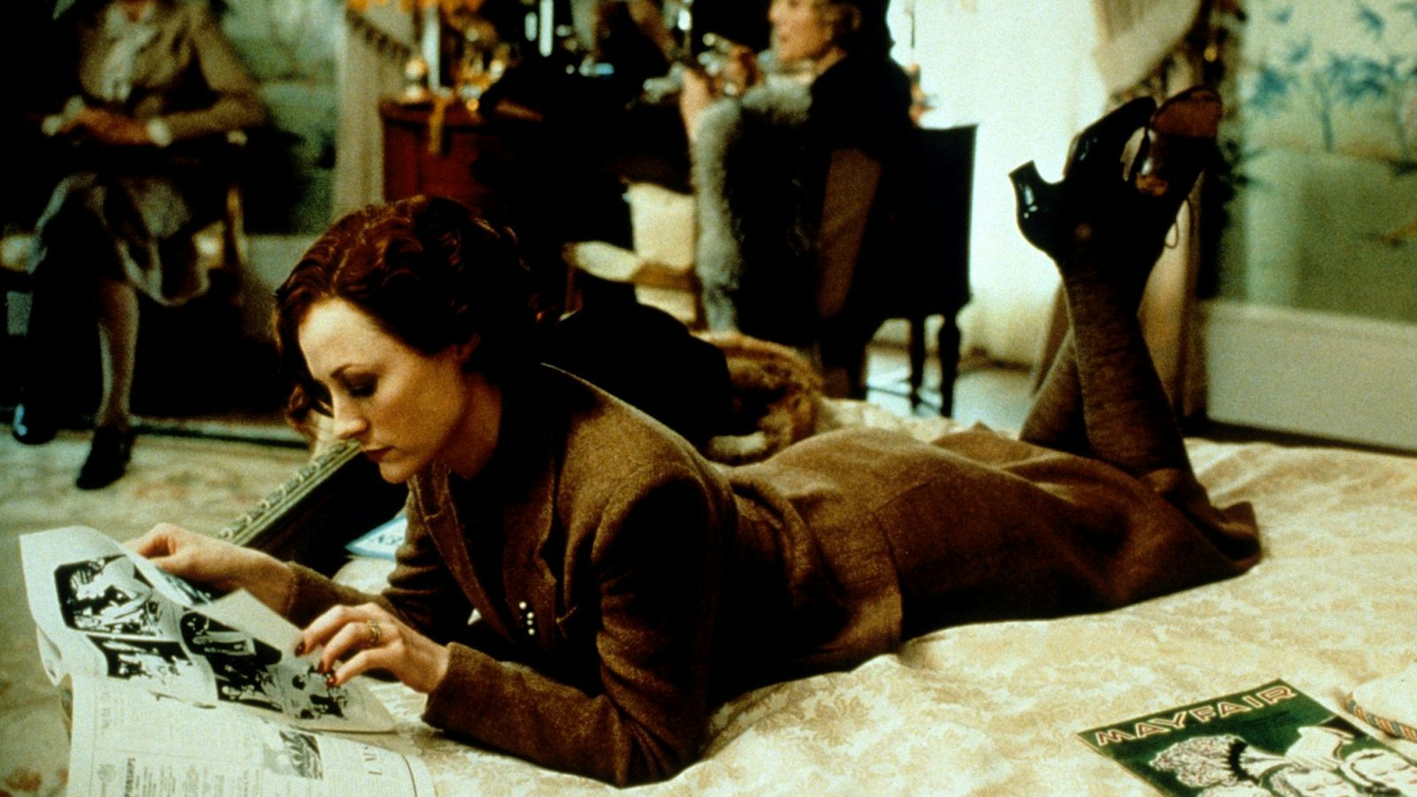 Louisa Stockbridge (Geraldine Somerville) und ihre Schwester Sylvia hatten ausgelost, welche von beiden den reichen Sir William heiraten würde.
(Bild: © Zestwick Ltd./Film Council/Sandcastle 5 Productions Inc)