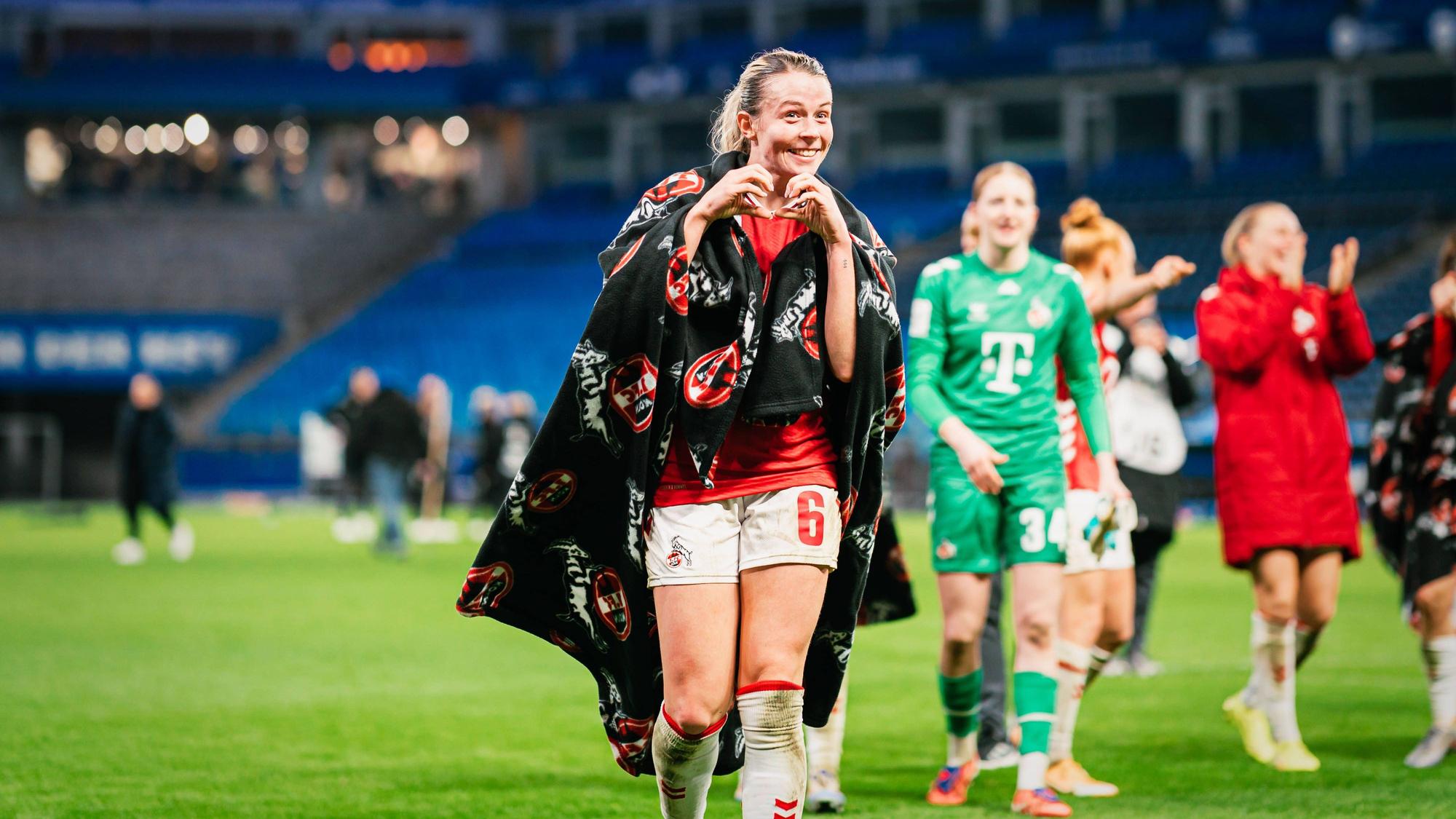 Google Pixel Frauen-Bundesliga: Hamburger SV vs. 1. FC Köln, 08.12.2025 Sandra Maria Jessen 1. FC Köln, 6 glücklich nach dem Spiel Fußball, Google Pixel Frauen-Bundesliga, 12. Spieltag: Hamburger SV vs. 1. FC Köln am 08.12.2025 im Volksparkstadion, Hamburg DFB REGULATIONS PROHIBIT ANY USE OF PHOTOGRAPHS AS IMAGE SEQUENCES AND/OR QUASI-VIDEO. *** Google Pixel Womens Bundesliga Hamburger SV vs 1 FC Köln, 08 12 2025 Sandra Maria Jessen 1 FC Köln, 6 happy after the match Football, Google Pixel Womens Bundesliga, 12 Matchday Hamburger SV vs 1 FC Köln on 08 12 2025 at Volksparkstadion, Hamburg DFB REGULATIONS PROHIBIT ANY USE OF PHOTOGRAPHS AS IMAGE SEQUENCES AND OR QUASI VIDEO Copyright: xBEAUTIFULxSPORTS/Tonhäuserx