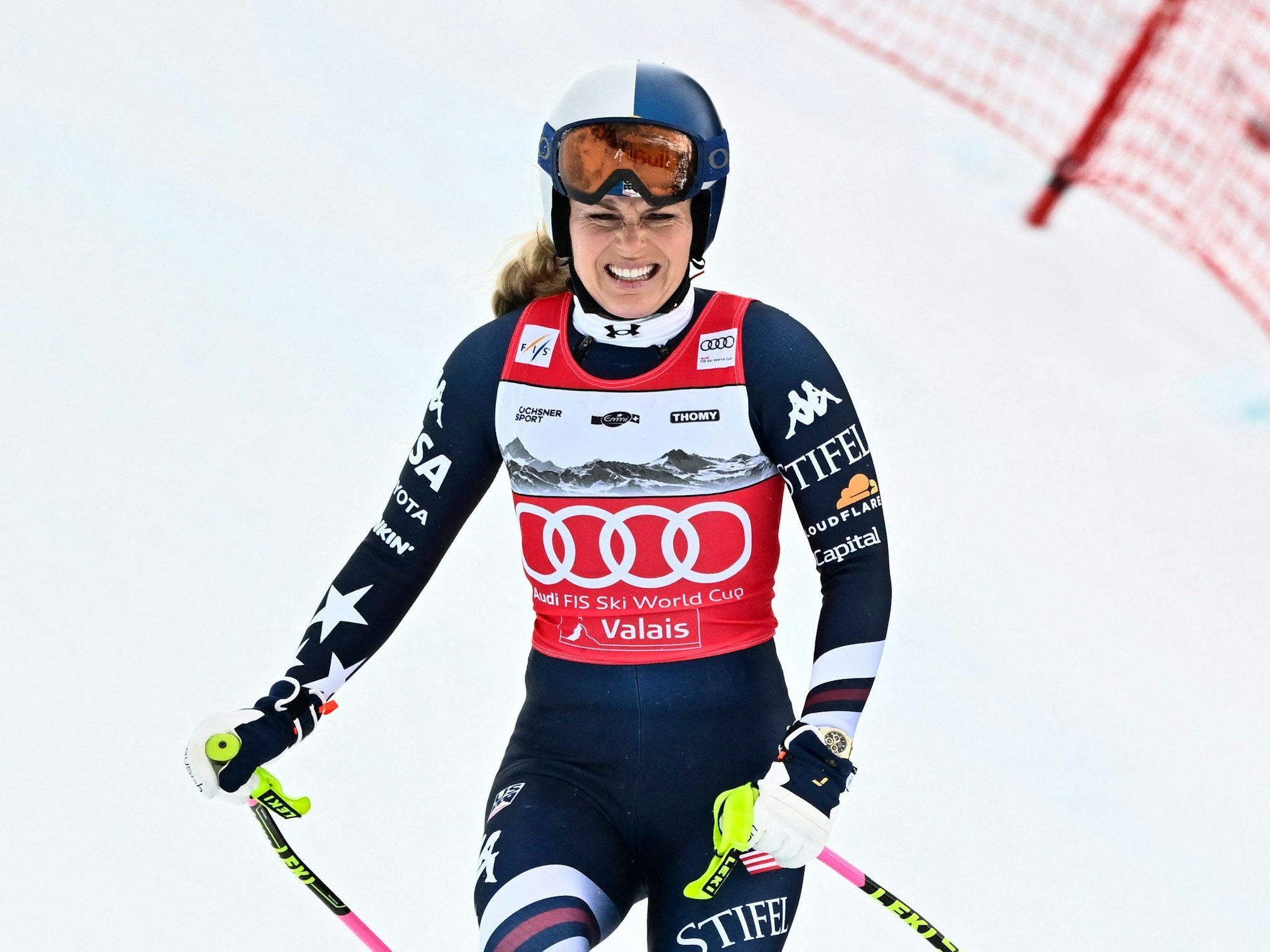 Lindsey Vonn mit schmerzverzerrtem Gesicht beim Ski-Weltcup.