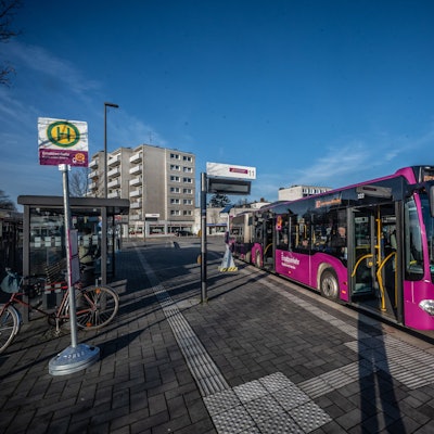 Schienenersatzverkehr in Opladen Generalsanierung der Bahnstrecke Köln-Hagen Bild: Ralf Krieger