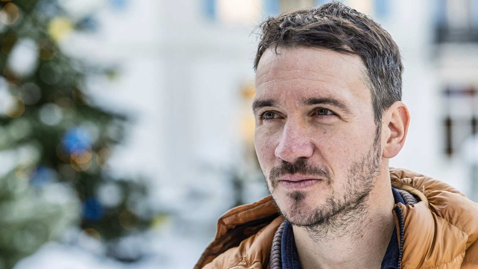 Felix Neureuther erlebte Lindsey Vonns Sturz live als ARD-Experte mit. (Bild: BR/Valerio Agolino)