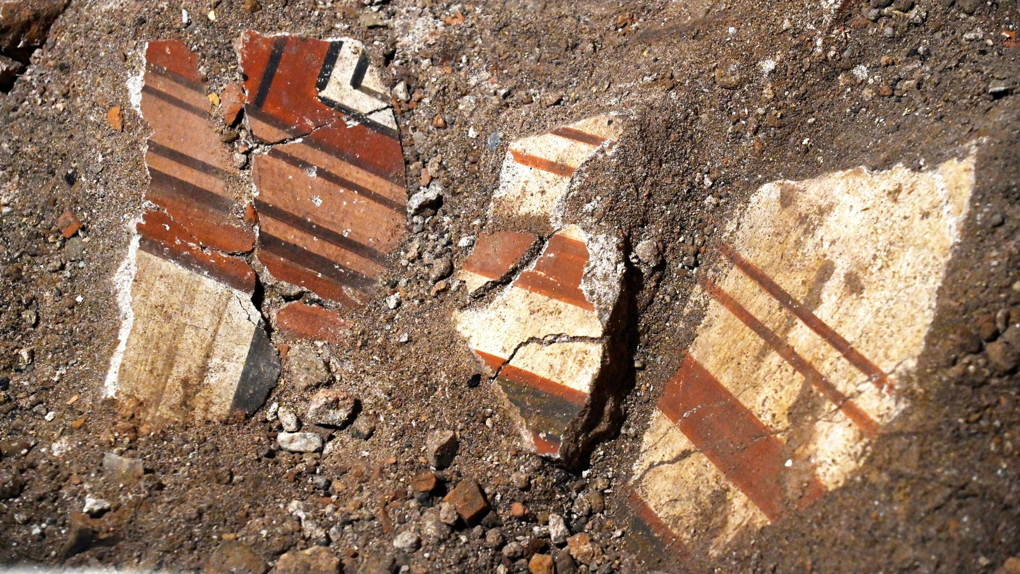 Ein Stück der Altarplatte, die auf der Miqua-Baustelle gefunden wurde.