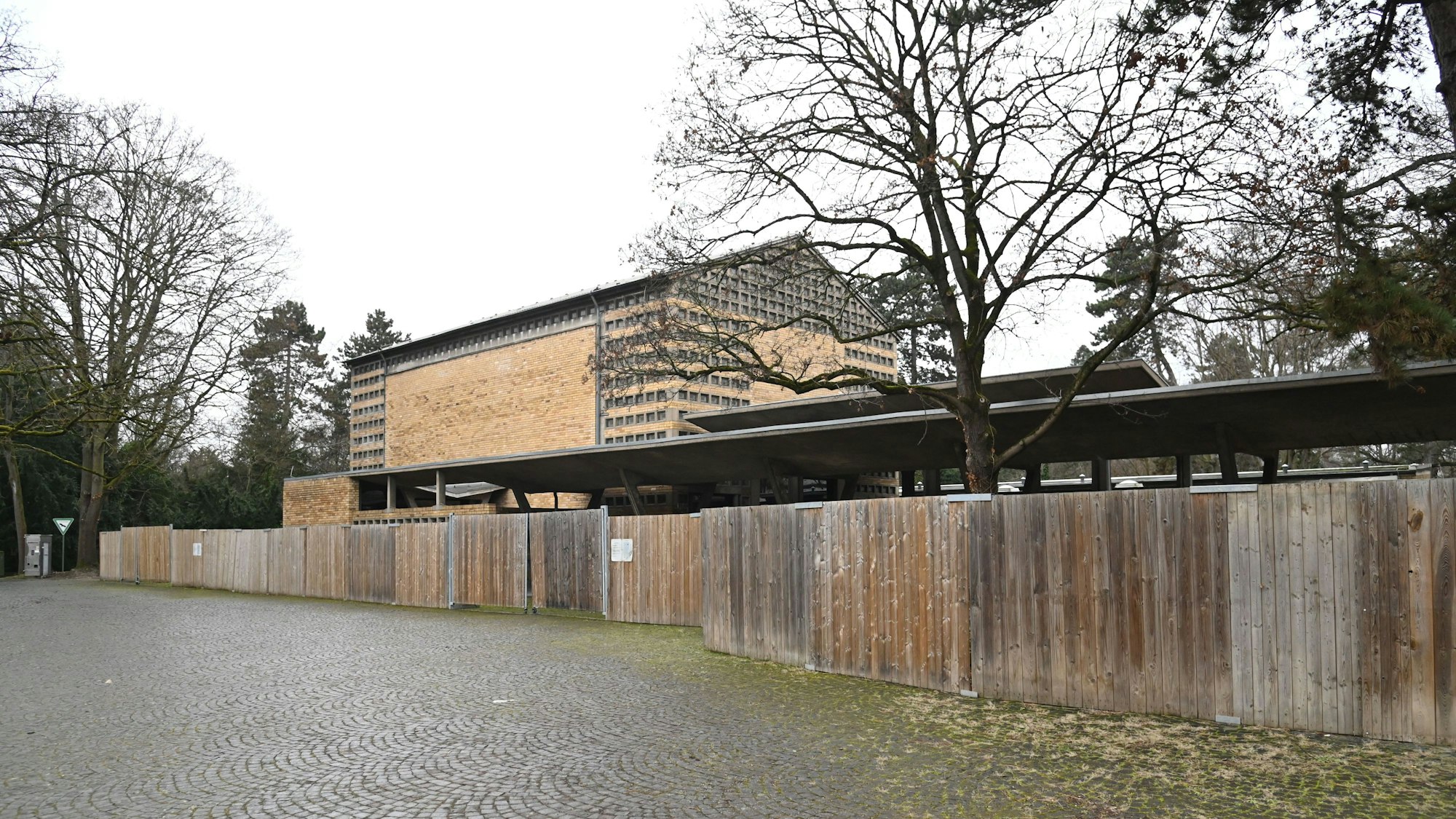 Die Trauerhalle ist seit 2023 wegen Bauschäden geschlossen.