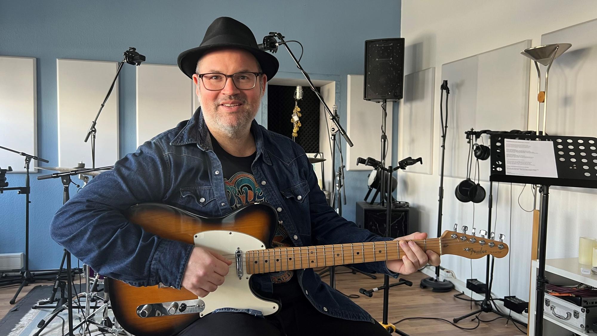 Björn Heuser nahm im Studio das Ostermann-Lied neu auf.
