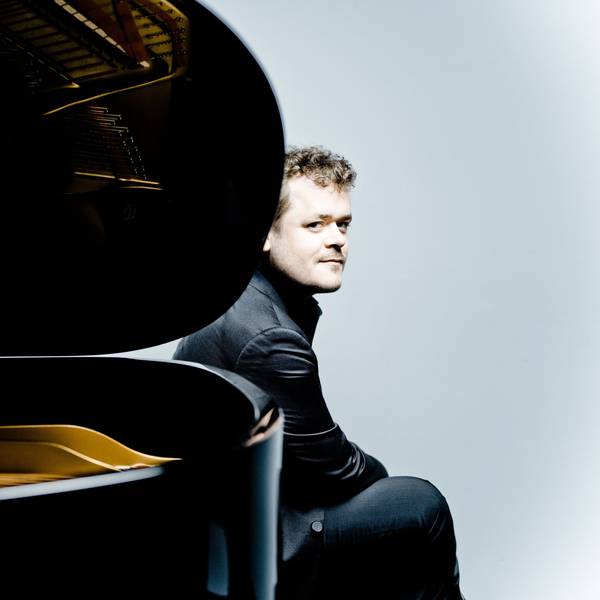 Benjamin Grosvenor
Photo: Marco Borggreve