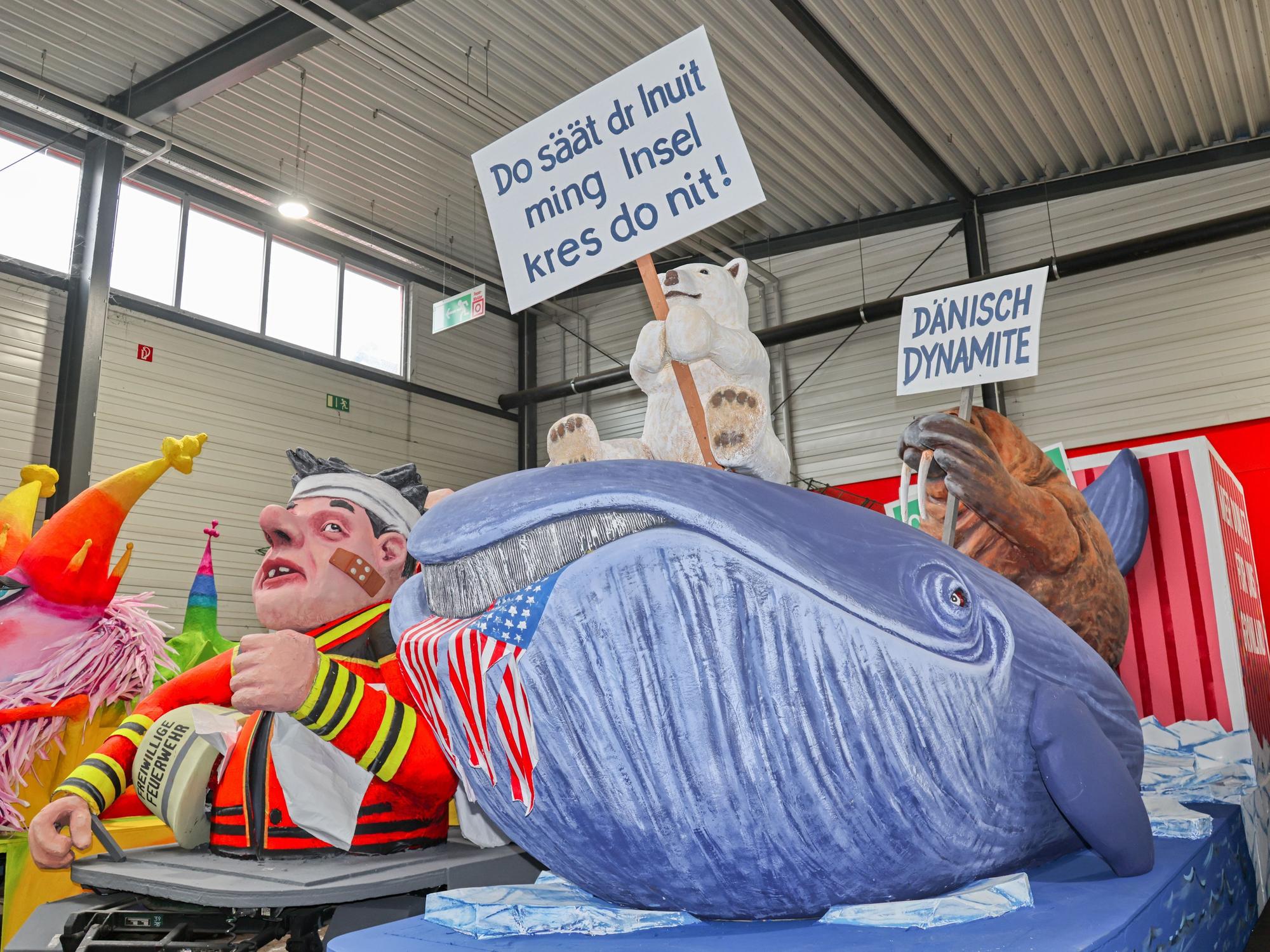 Motivwagen für den Rosenmontagszug zum Thema Grönland.
