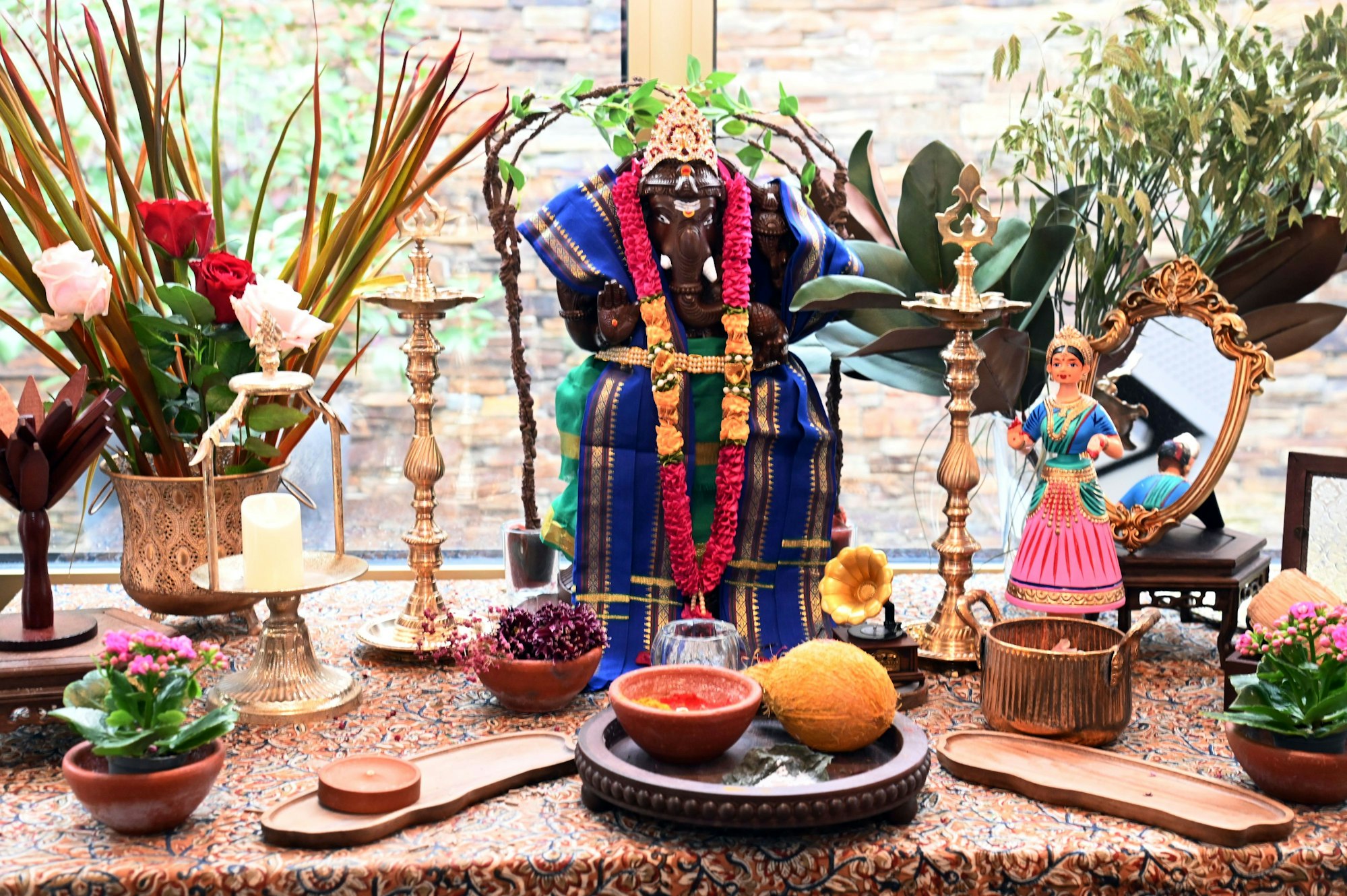 Der höchste Hindu-Gott Ganesha auf dem kleinen Altar im Restaurant