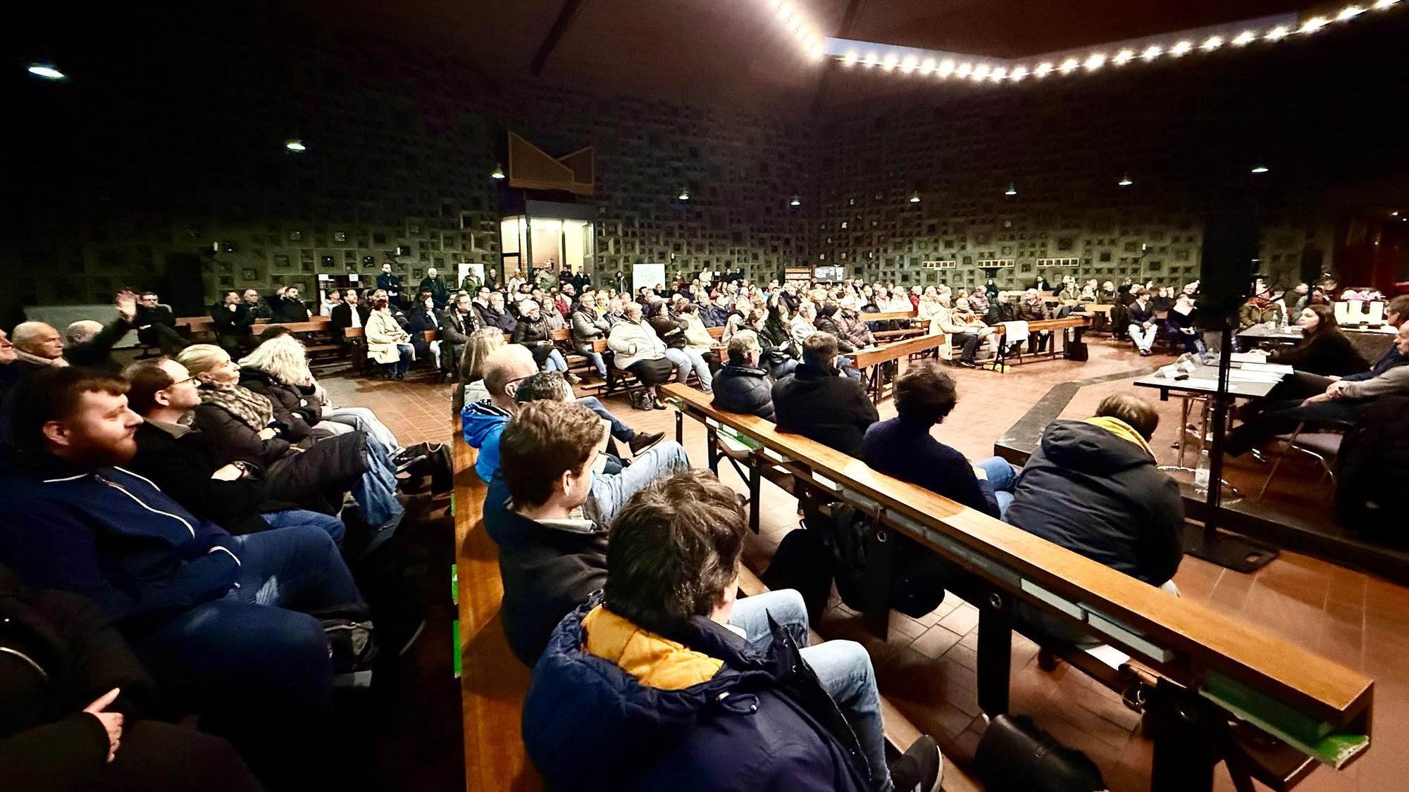 Bürgerversammlung zum neuen Königsberger Platz in der Kirche zum Heiligen Kreuz