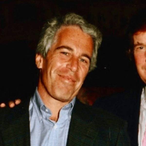 Ein vom US-Justizministerium veröffentlichtes Foto zeigt den Sexualstraftäter Jeffrey Epstein zusammen mit Donald Trump. (Archivbild)