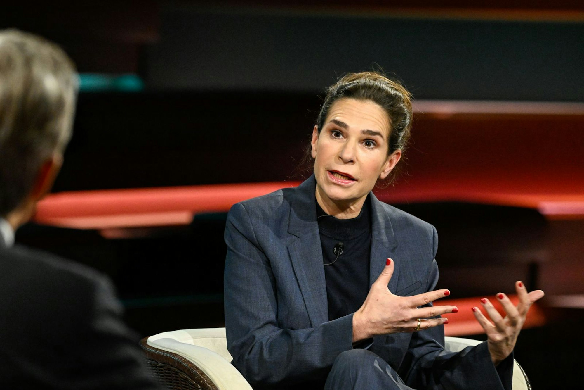 Journalistin Dagmar Rosenfeld war von der Argumentation des SPD-Generalsekretärs nicht überzeugt. (Bild: ZDF/Markus Hertrich)