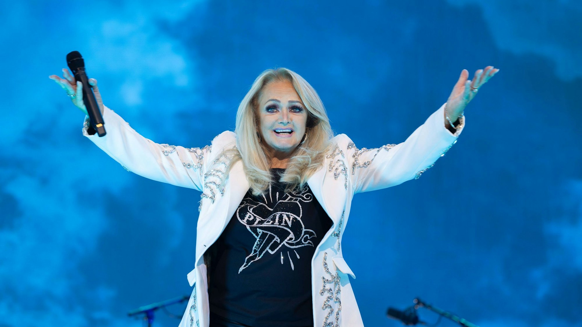 Bonnie Tyler steht immer noch auf der Bühne.