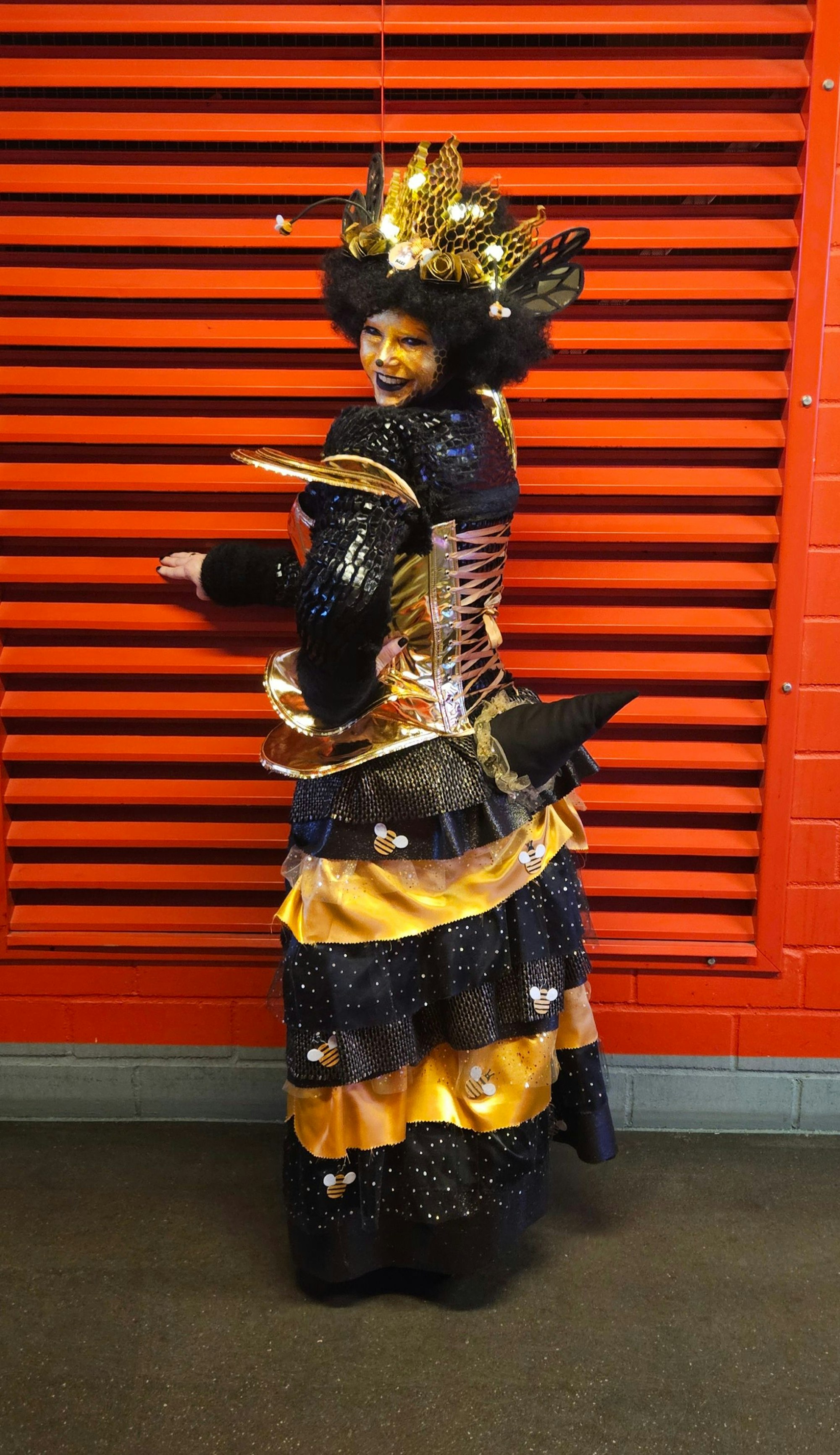 Sabine Friedrichs als Bienenkönigin