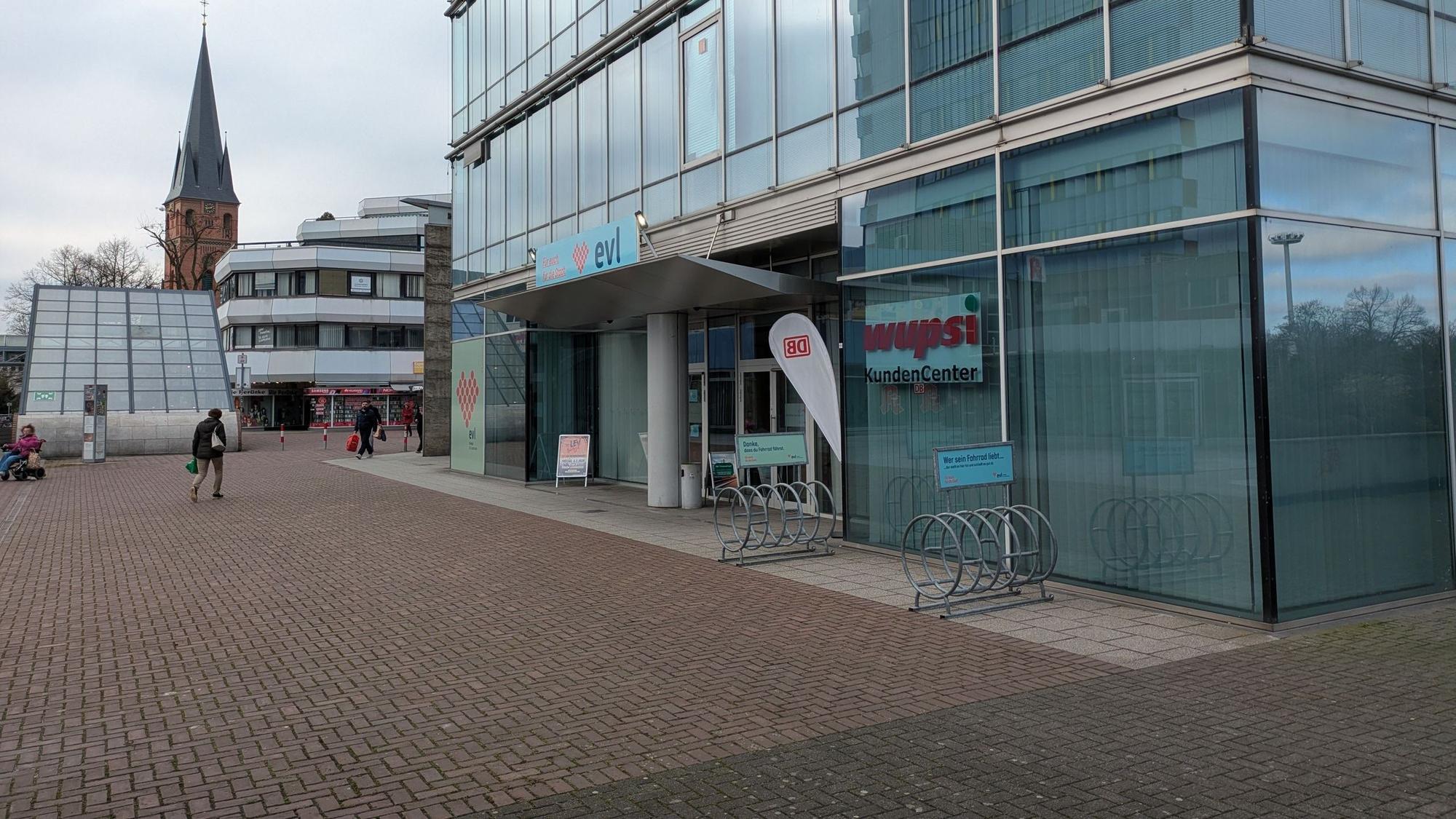 Das Kundencenter von EVL und Wupsi am Friedrich-Ebert-Platz in Wiesdorf.