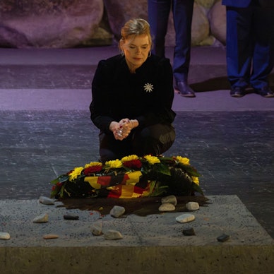 Bundestagspräsidentin Julia Klöckner gedenkt in Yad Vashem der Millionen Opfer des Holocaust.