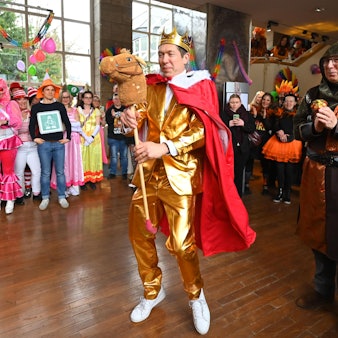 Raoul I. bekam von den jecken Weibern ein Steckenpferd.