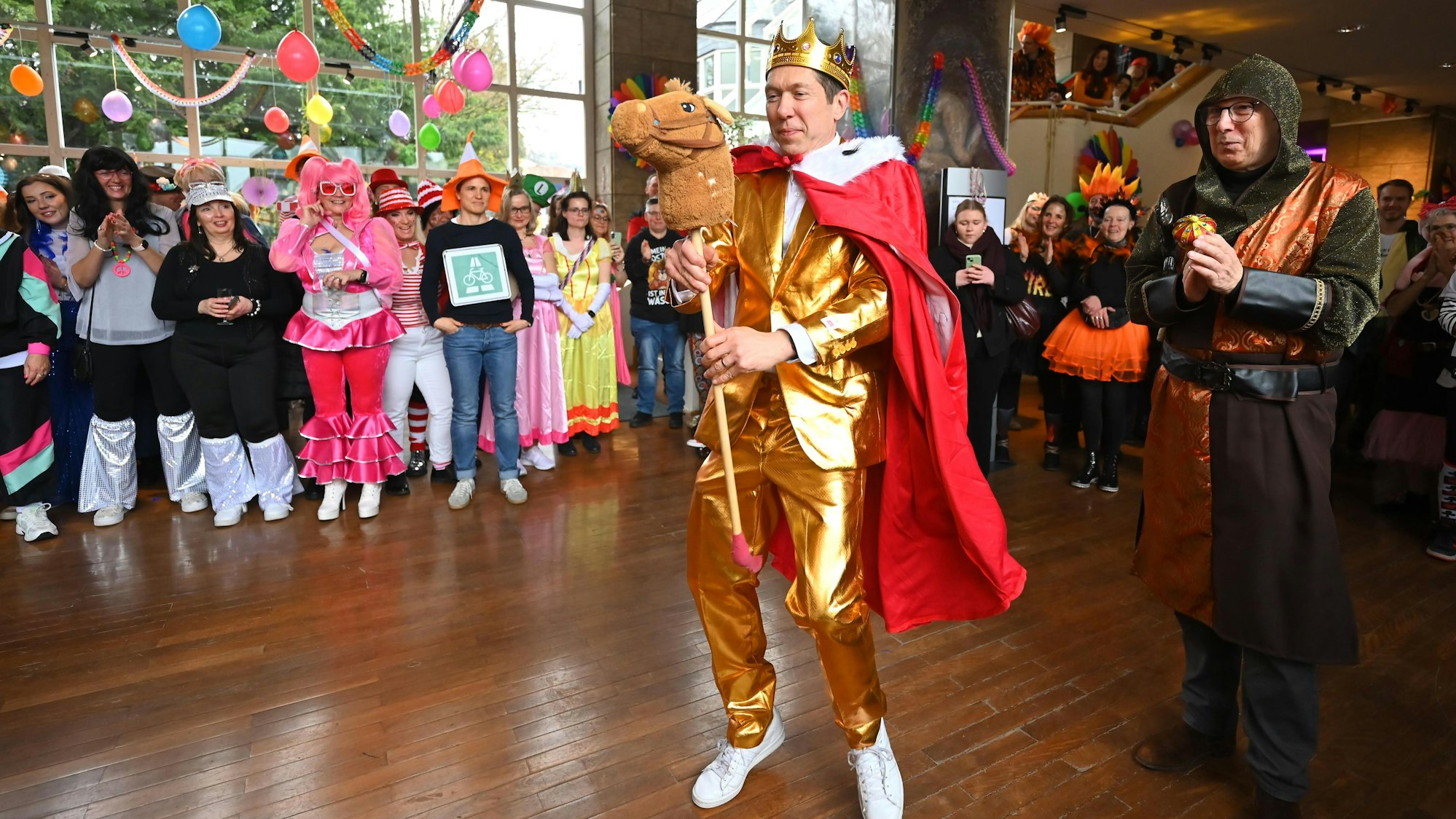 Raoul I. bekam von den jecken Weibern ein Steckenpferd.