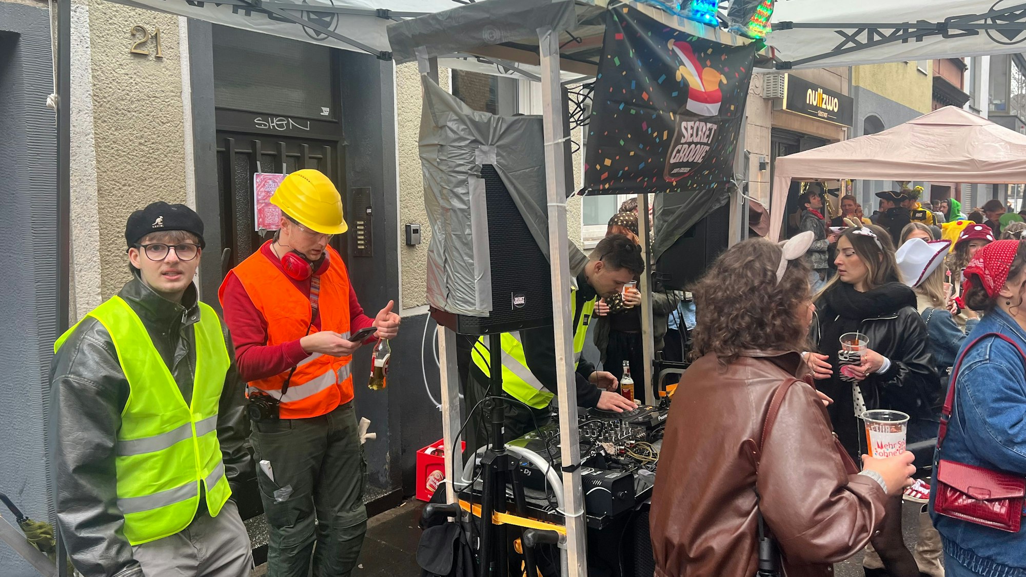 Rave vor dem Ferkulum