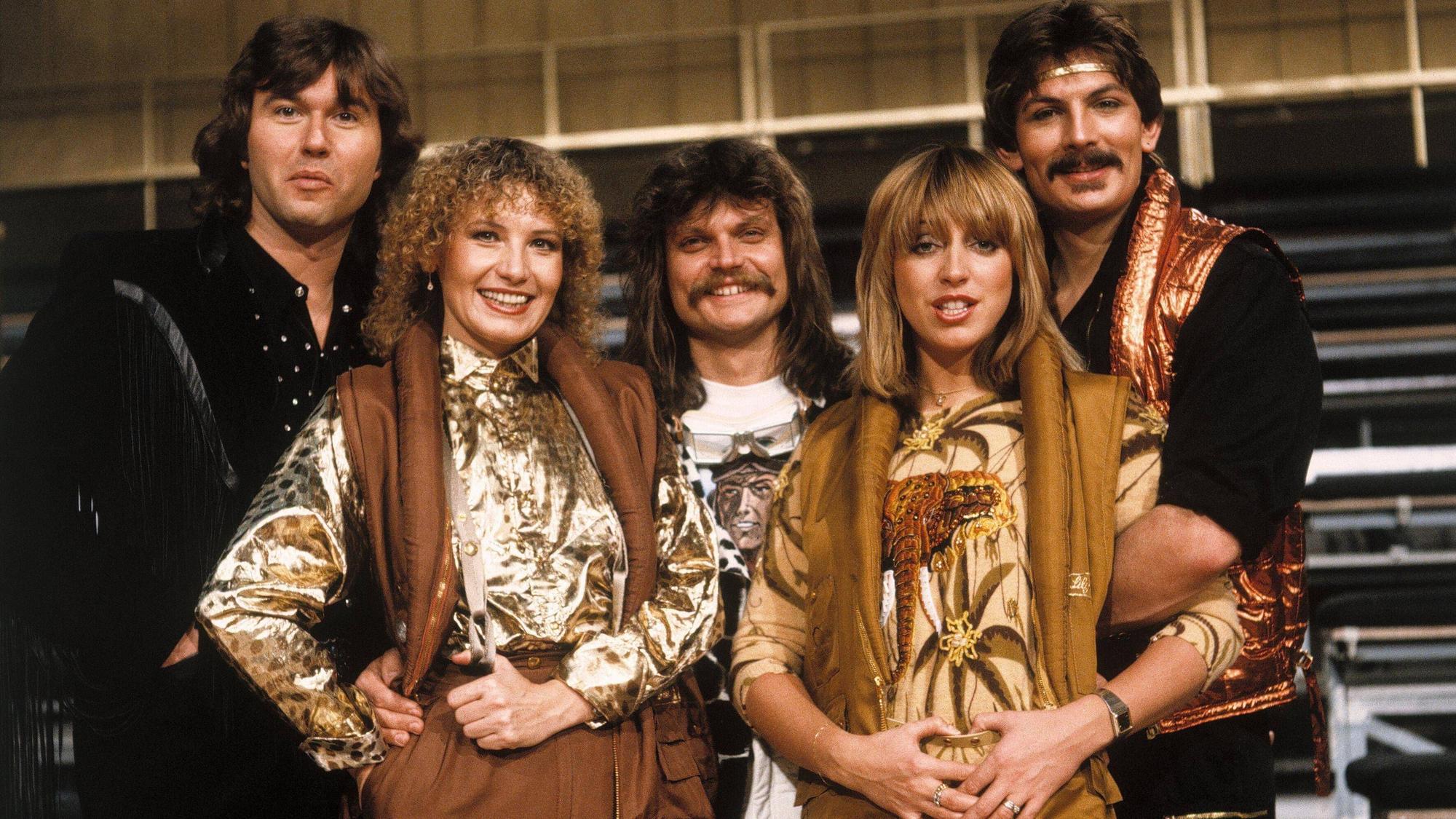 Dschinghis Khan bei einem Auftritt in der „ZDF-Hitparade“ 1982. Wolfgang Heichel, Edina Pop, Leslie Mandoki, Henriette Strobel und Louis Potgieter.