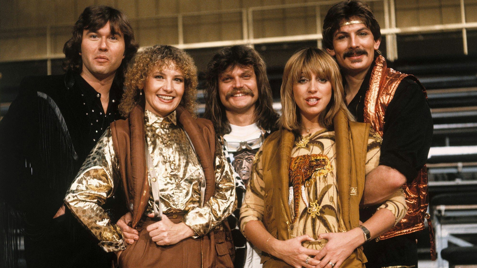 Dschinghis Khan bei einem Auftritt in der „ZDF-Hitparade“ 1982. Wolfgang Heichel, Edina Pop, Leslie Mandoki, Henriette Strobel und Louis Potgieter.