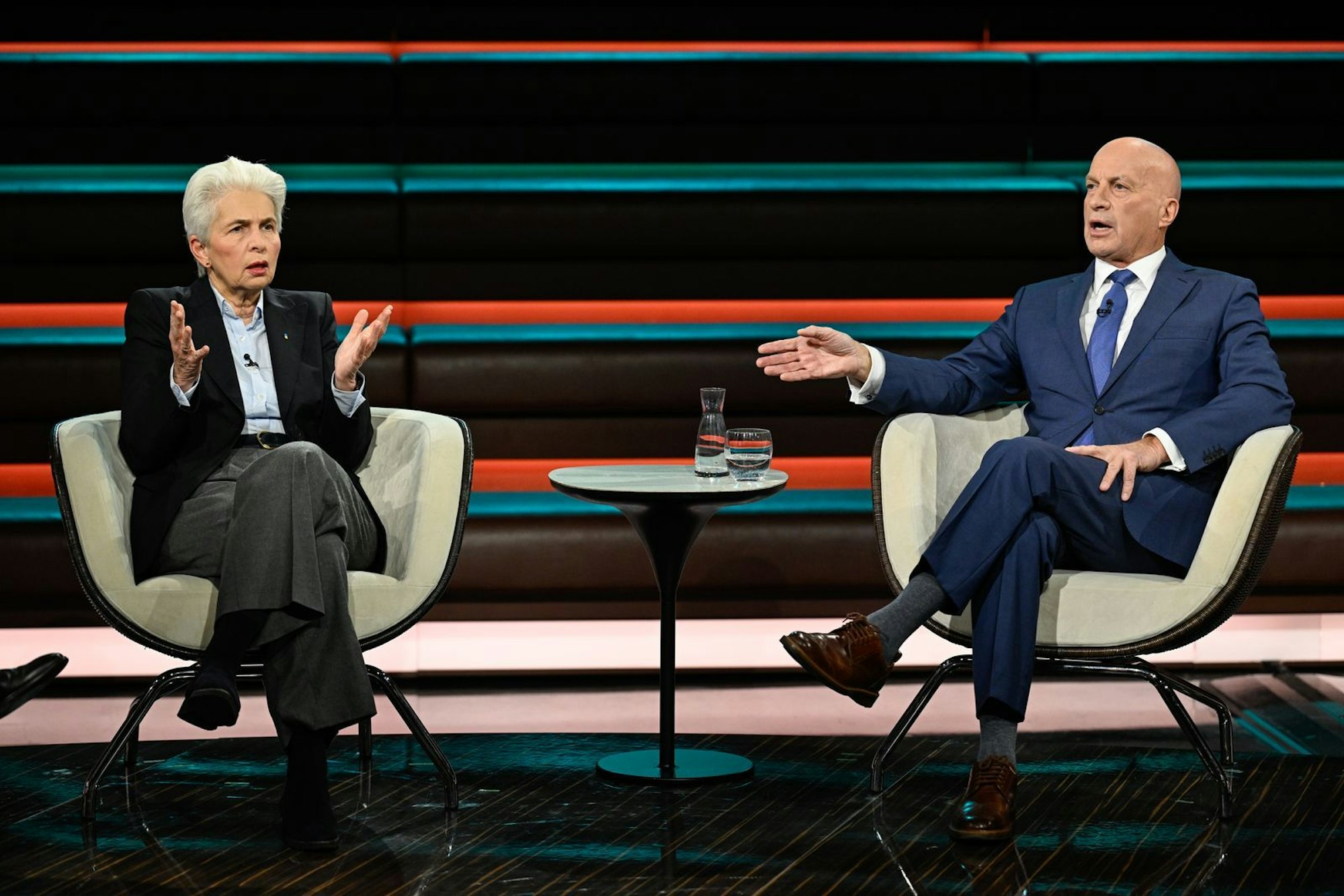 Marie-Agnes Strack-Zimmermann und Rüdiger Lucassen lieferten sich bei Markus Lanz ein hitziges Wortgefecht. (Bild: ZDF/ Markus Hertrich)