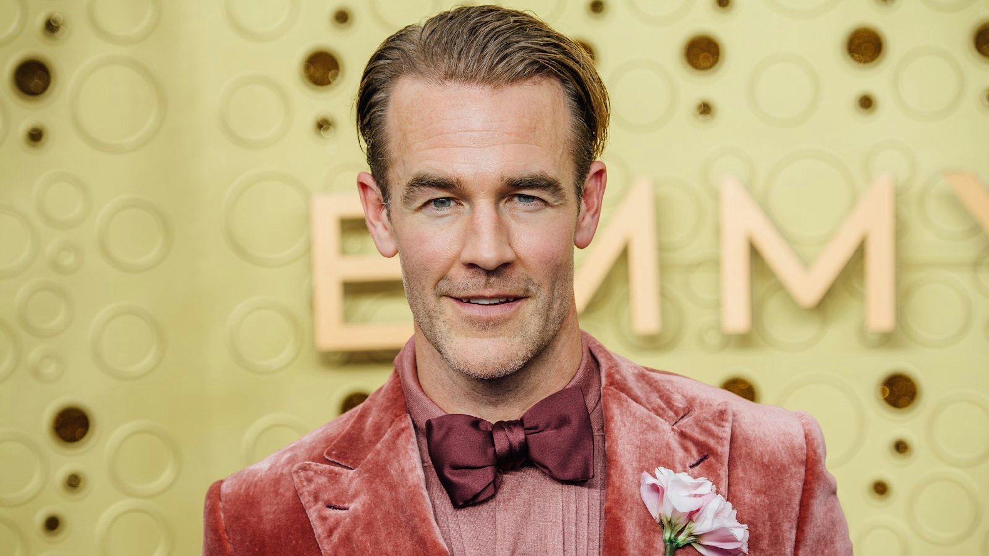 Der Schauspieler James Van Der Beek ist im Alter von 48 Jahren verstorben. (Bild: 2019 Getty Images/Emma McIntyre)
