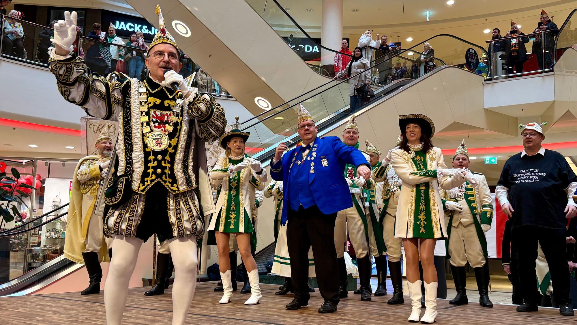 Prinz Rogério, singend