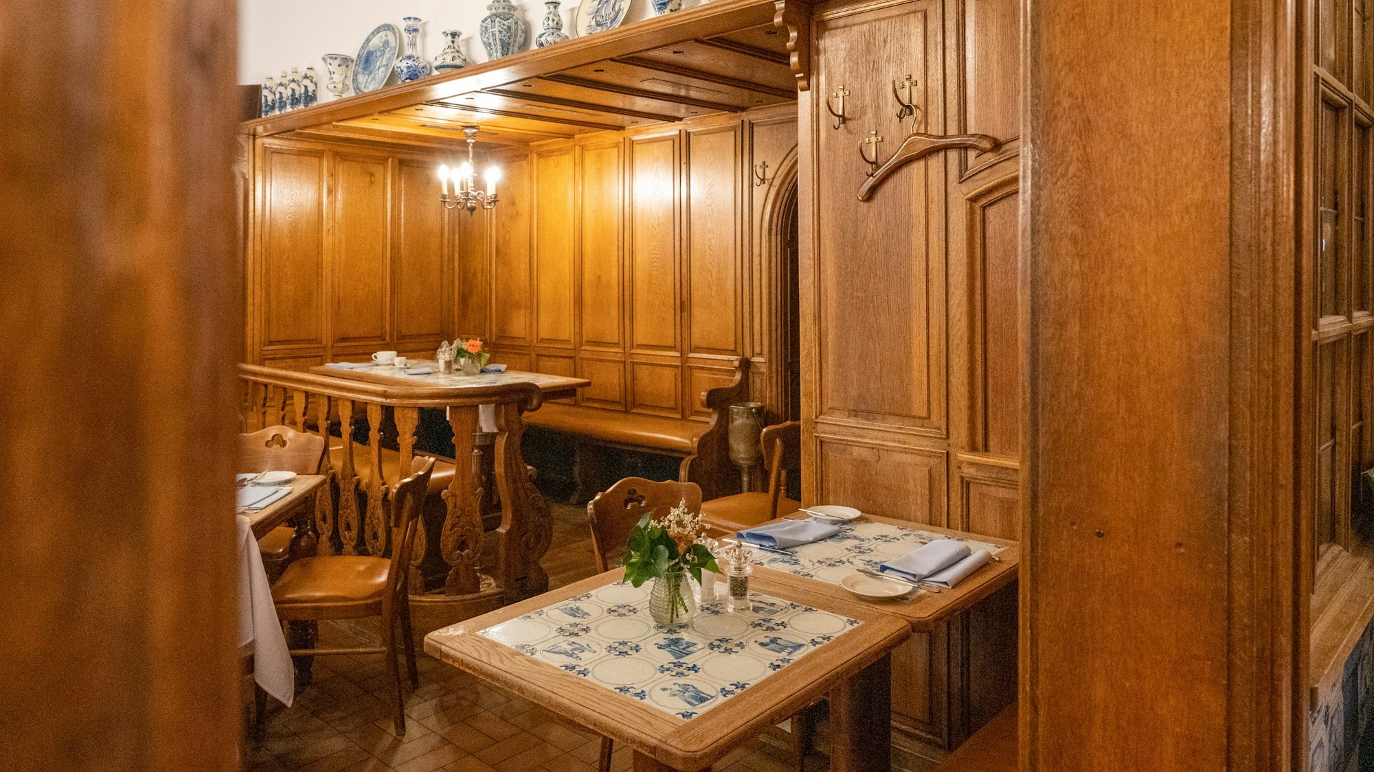 Das Restaurant Em Krützche ist mit viel Holz urig eingerichtet. (Archivbild)