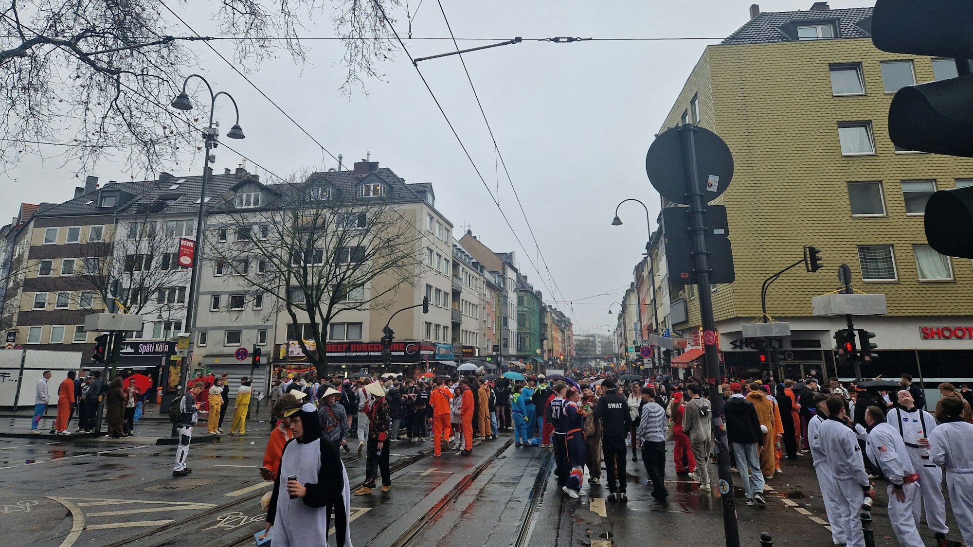 Die Zülpicher Straße um kurz nach 9 Uhr.