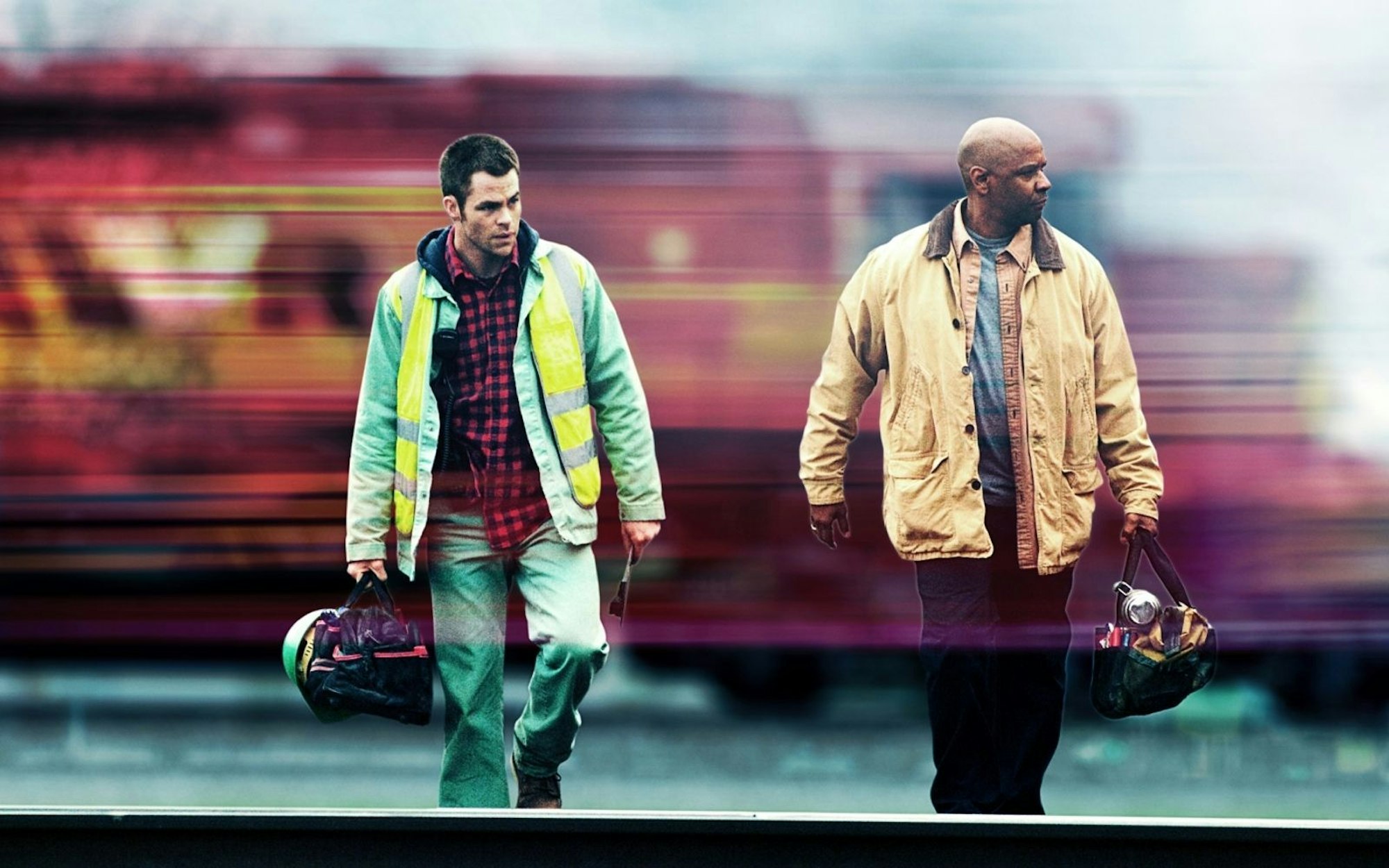 Auf dem Weg zum aufregendsten Arbeitstag ihres Lebens: Will (Chris Pine, links) und Lokführer Frank (Denzel Washington) müssen sich erst noch zusammenraufen. (Bild: RTL / © 2010 Twentieth Century Fox Film Corporation)