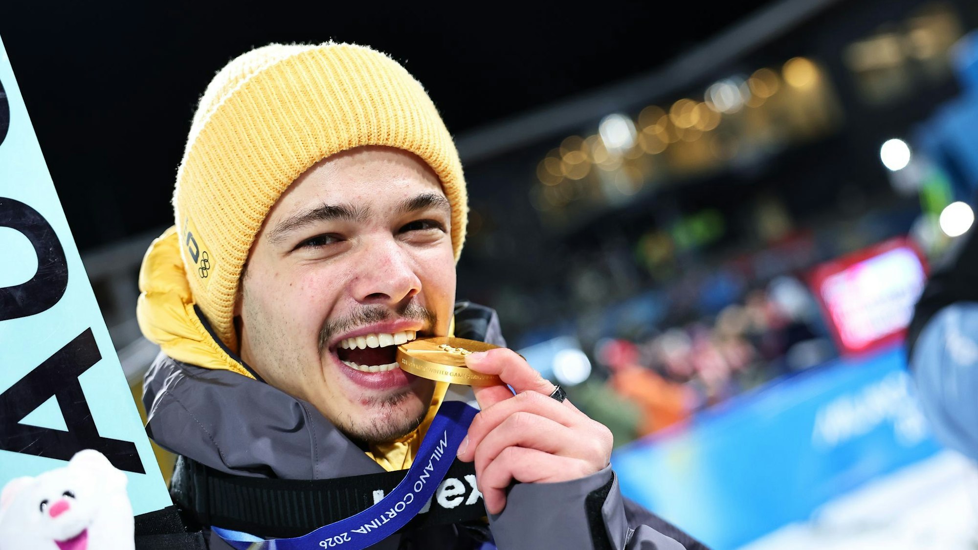 Seine Goldmedaille musste Raimund in den vergangenen Tagen vielen Menschen zeigen.