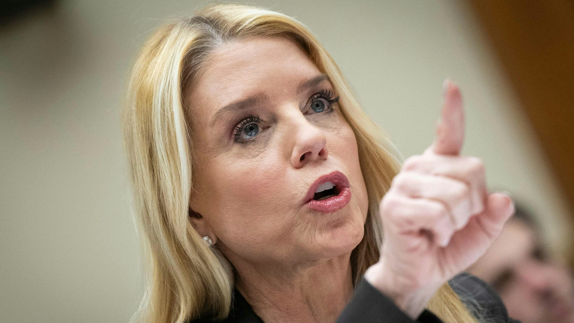 US-Justizministerin Pam Bondi vor dem Kongressausschuss zu den Epstein-Akten
