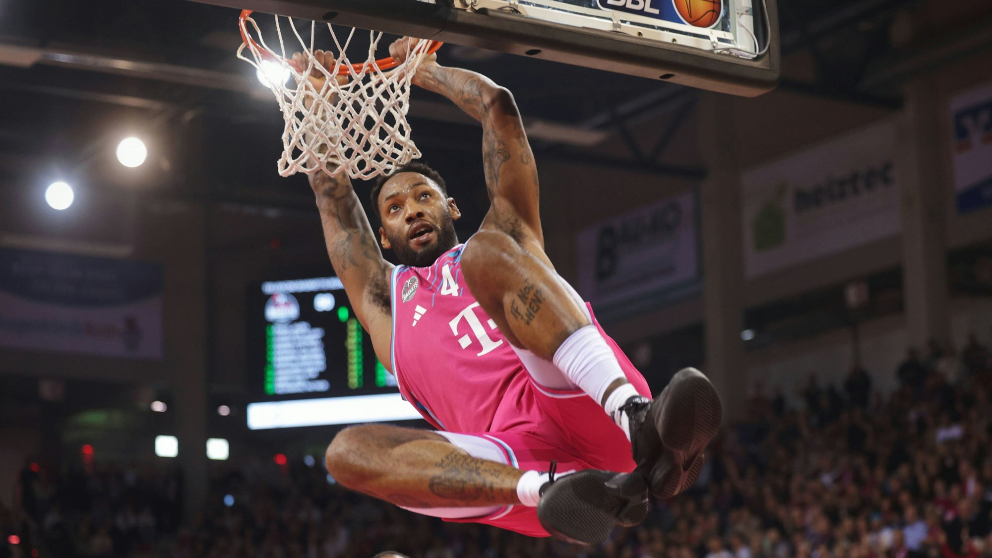 VIP-Feeling hautnah: Gewinnen Sie Ihren exklusiven Platz beim Top-Spiel in Bonn.