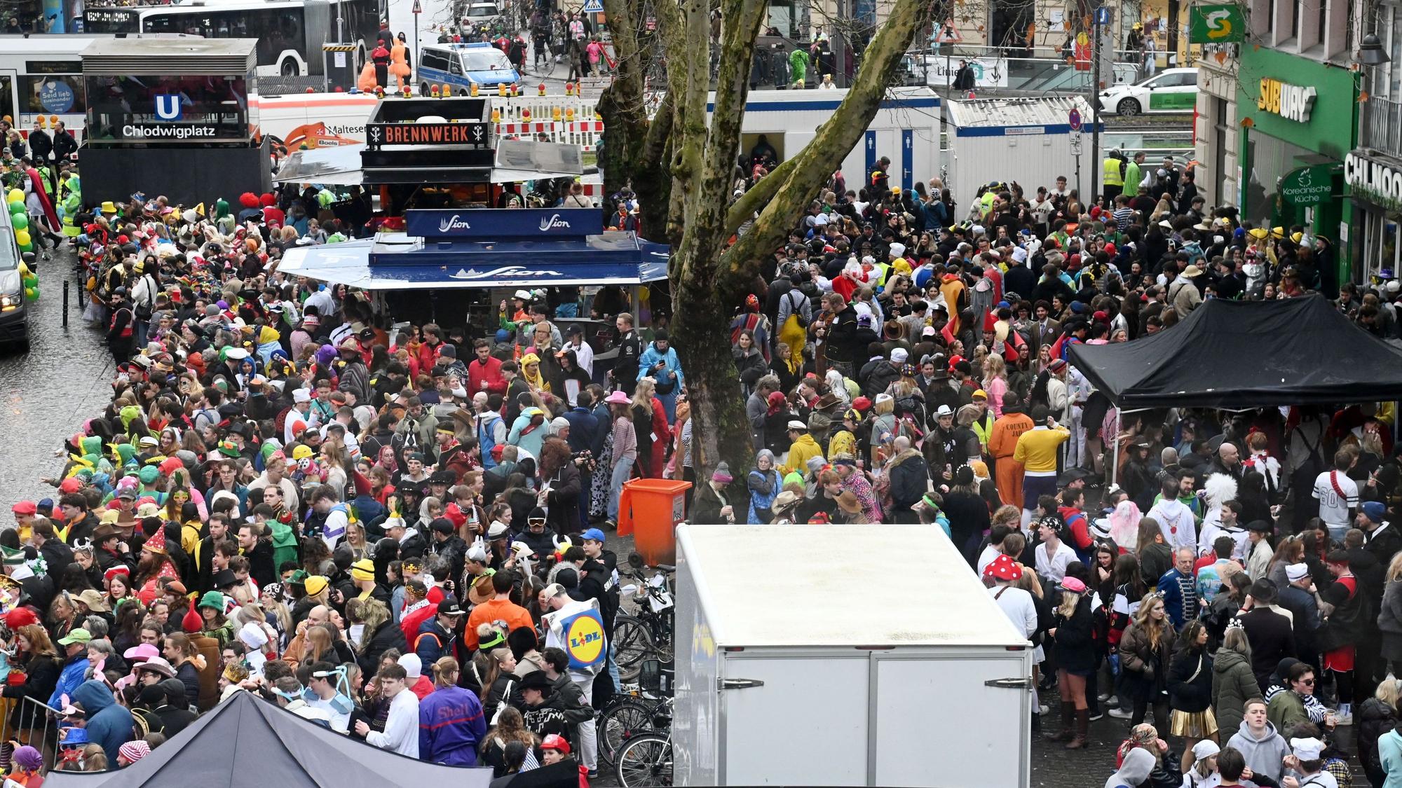 In den Regenpausen wurde es voll am Chlodwigplatz.