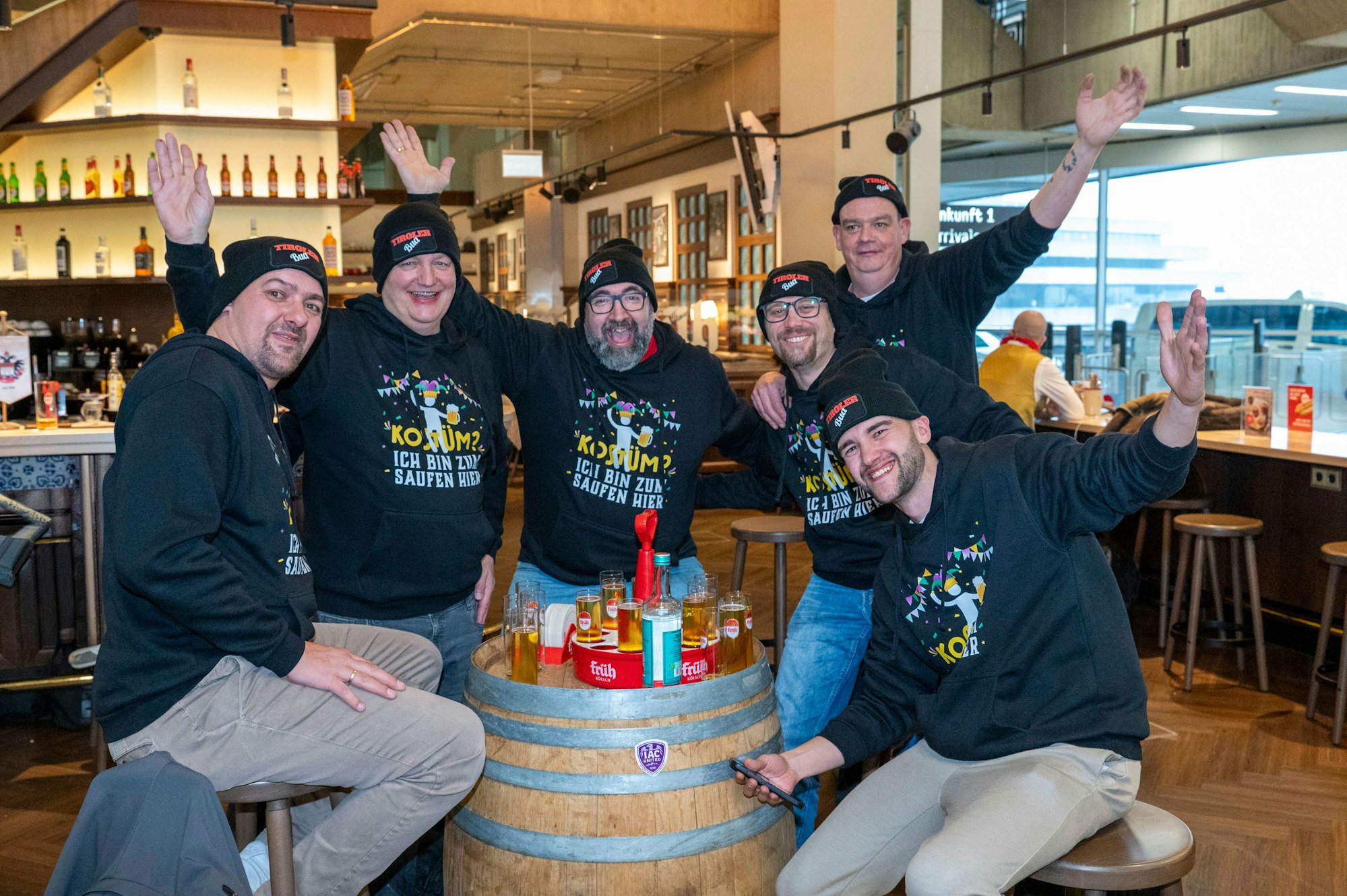 Kai, Wolfgang, Christian, Martin, Christian und Julian kommen aus Innsbruck nach Köln zum feiern.