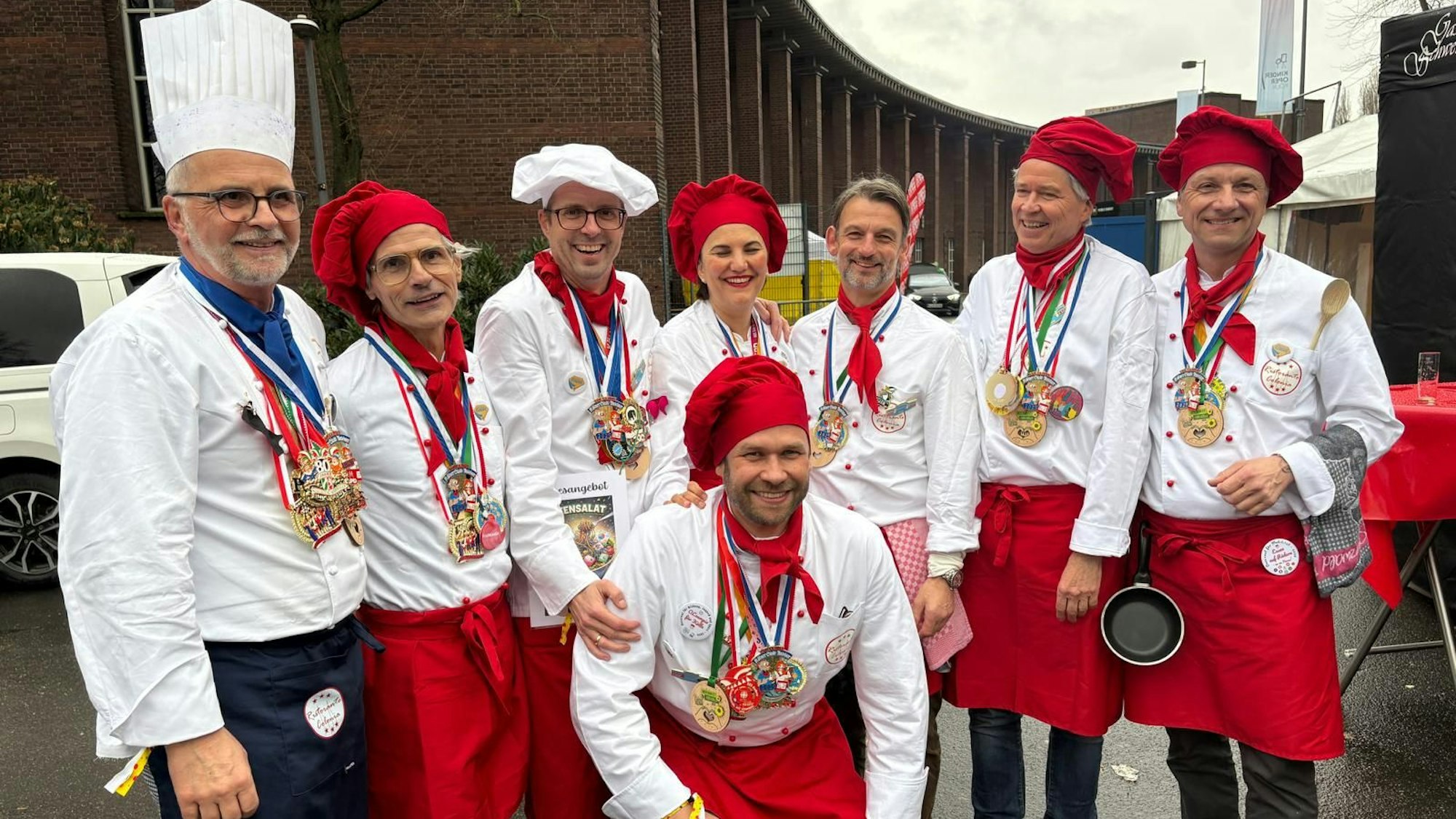 12.02.2026, Köln: Die Weiberfastnachtsbühne von Radio Köln im Tanzbrunnen.
Foto: Michael Bause