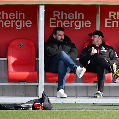 Geschäftsführer Thomas Kessler und Trainer Lukas Kwasniok am Rande des Trainings nach der Niederlage gegen Leipzig.