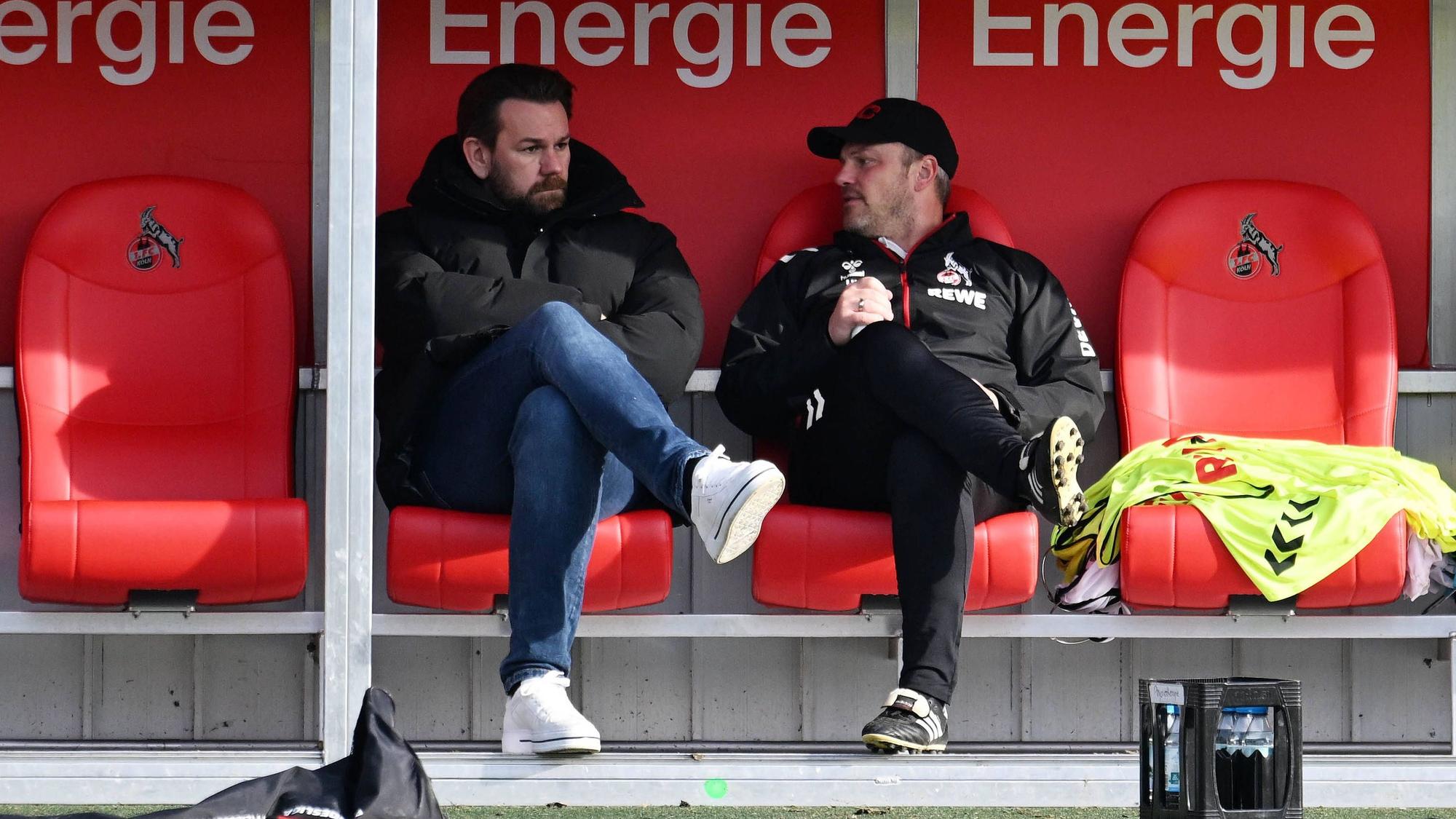 Geschäftsführer Thomas Kessler und Trainer Lukas Kwasniok am Rande des Trainings nach der Niederlage gegen Leipzig.