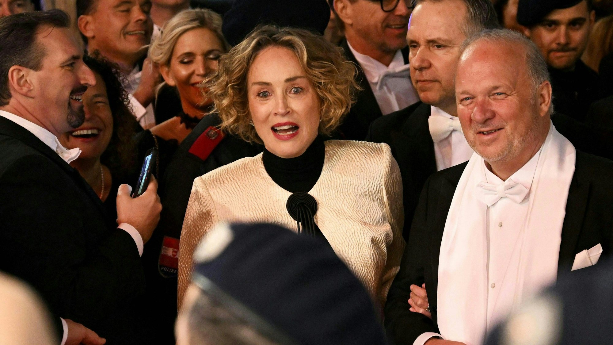 Auf dem Wiener Opernball gehörte Sharon Stone zu den Ehrengästen.