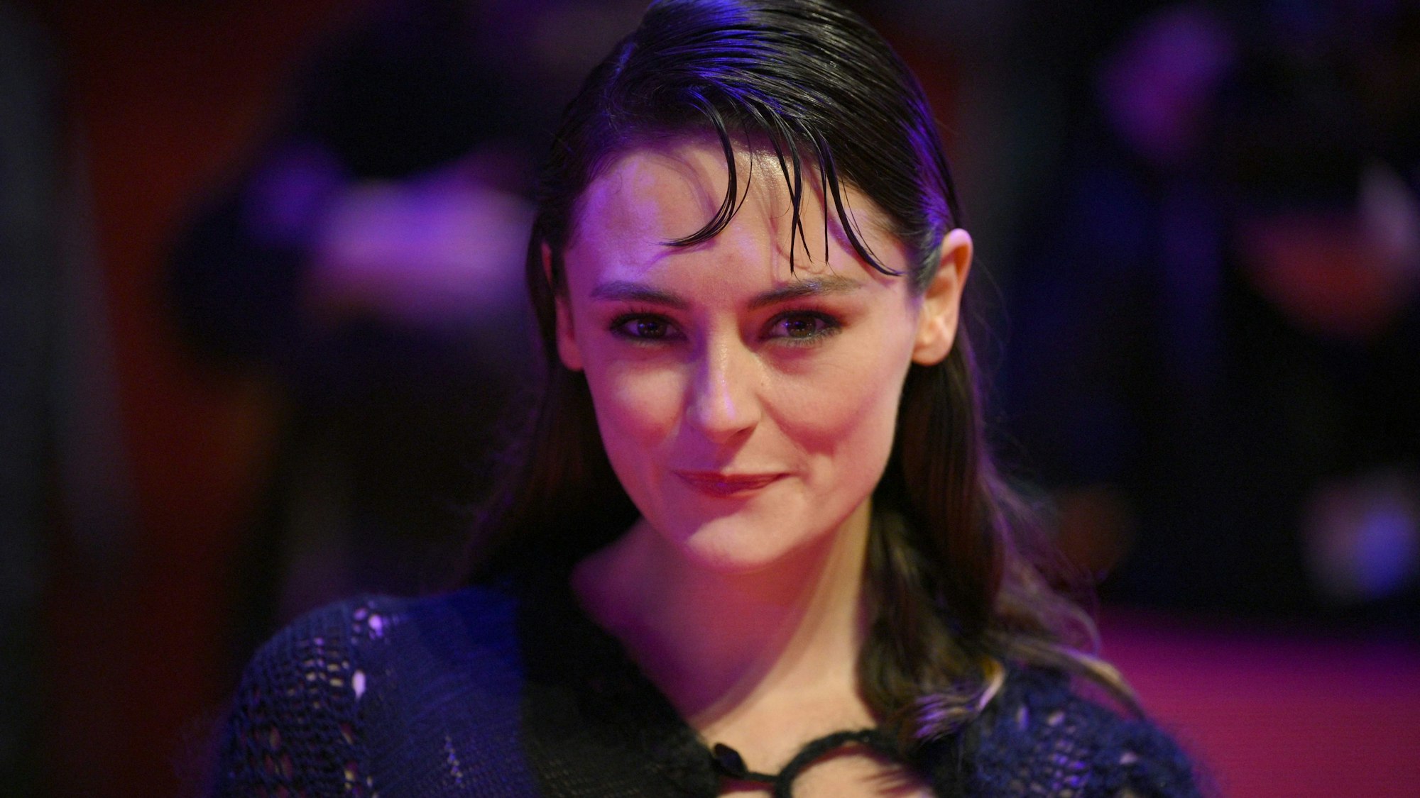 Die deutsche Schauspielerin Lea van Acken posiert.