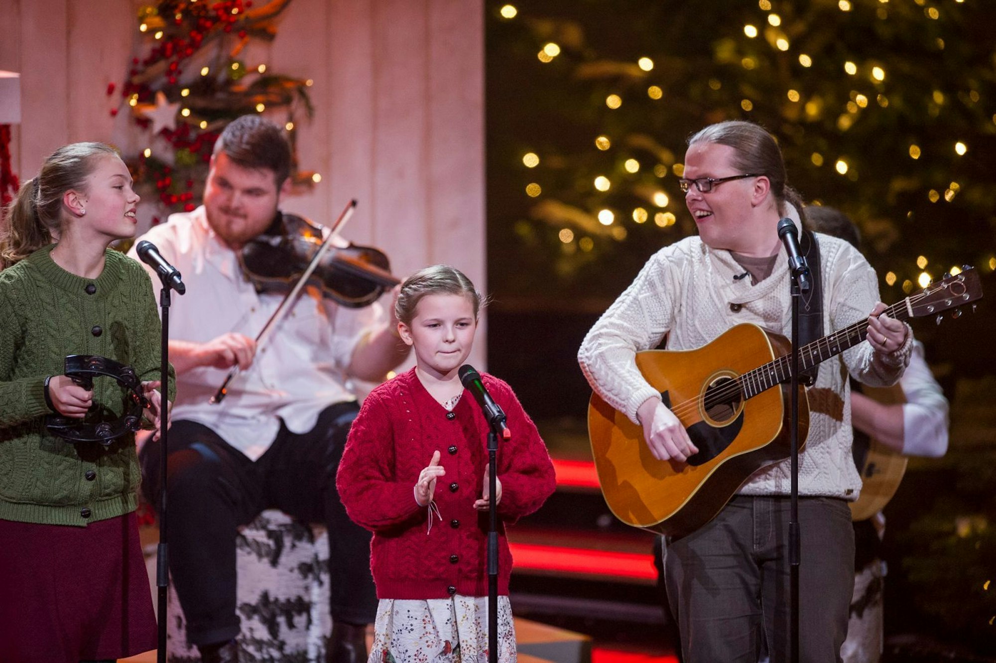 Die Familienband Angelo Kelly & Family, hier bei einem TV-Auftritt im Jahr 2015, hat sich 2022 aufgelöst. (Bild: 2015 Getty Images/Lennart Preiss)