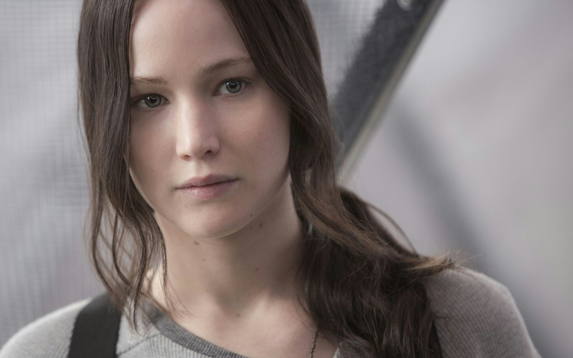 Nach ihrem Sieg bei den Hungerspielen wächst in allen Teilen des Landes langsam der Widerstand: Katniss (Jennifer Lawrence). (Bild: Studiocanal GmbH / Murray Close)