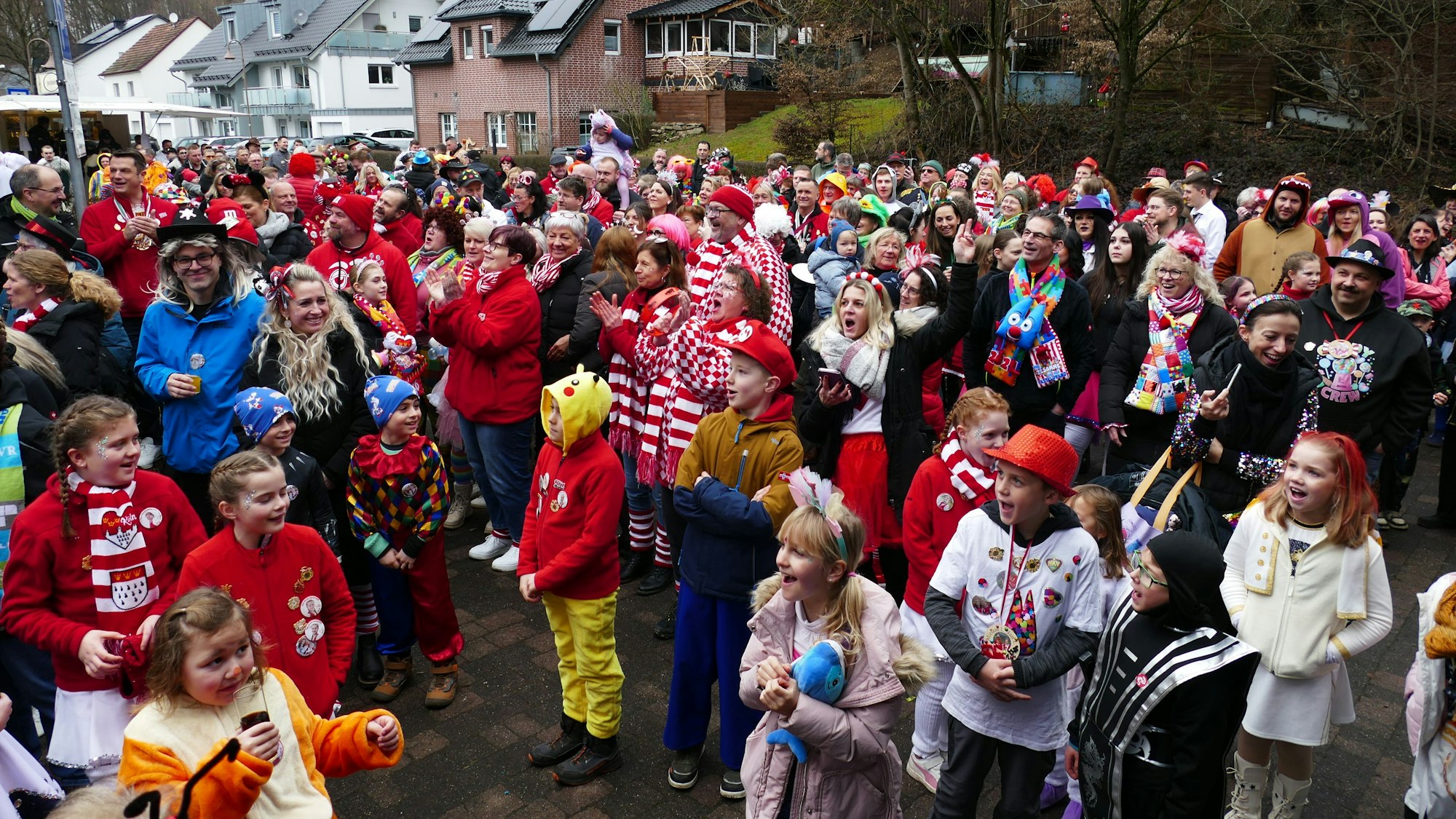 Die Jecken vom Döörp feierten die Rathausübernahme.