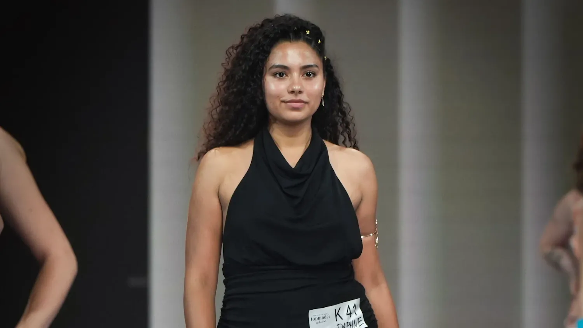 Die 25-jährige Daphne hat bereits Model-Erfahrung.