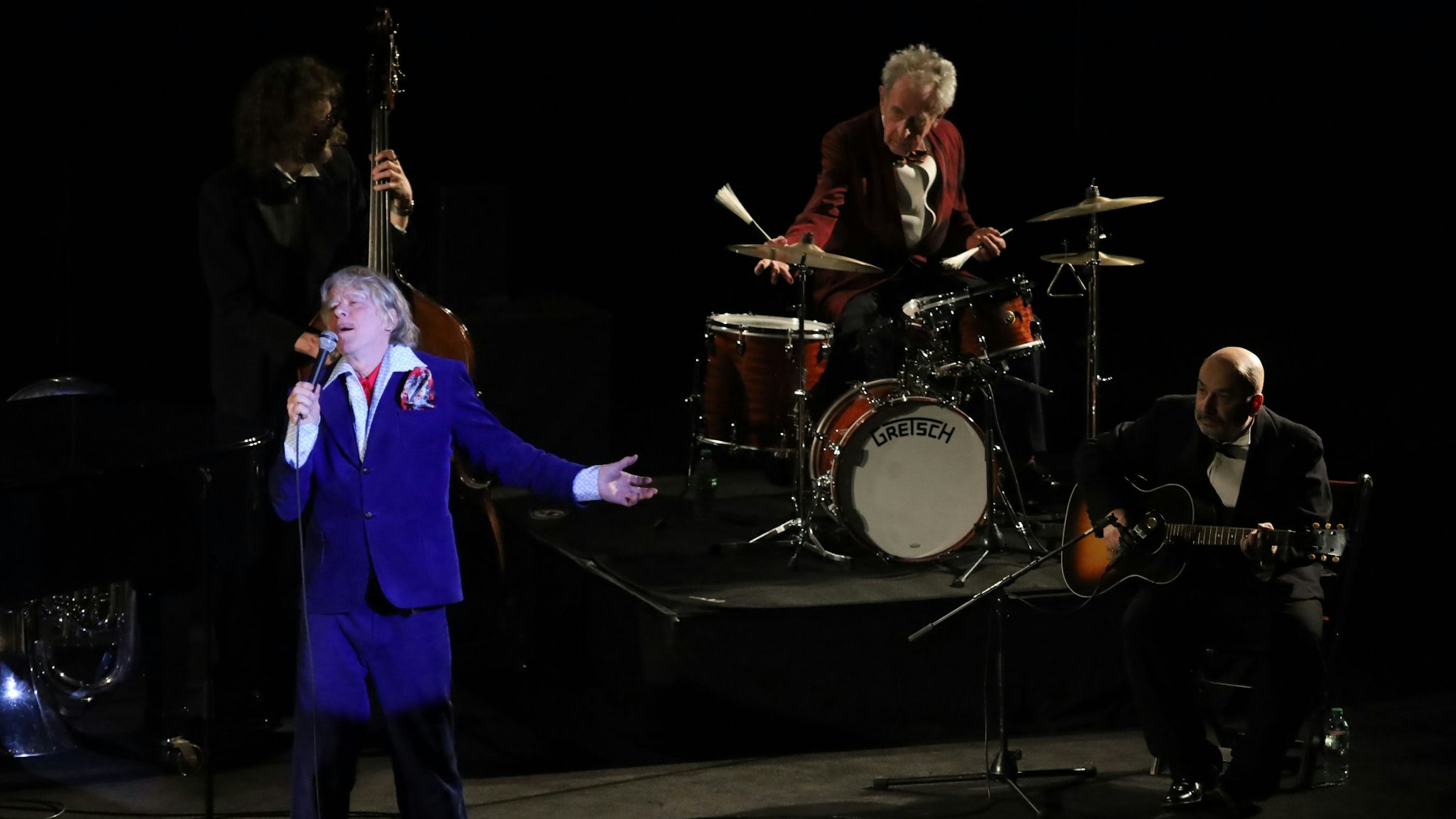 13.02.2026, Köln: Helge Schneider gibt seine Karnevalskonzerte in der Philharmonie. Den Auftakt macht sein Auftritt am Freitagabend. Foto: Arton Krasniqi