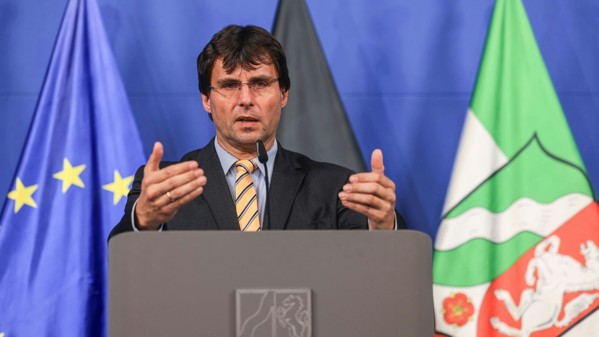 Finanzminister Marcus Optendrenk (CDU) kam mit seinem E-Dienstwagen nicht zurecht. (Archivbild)